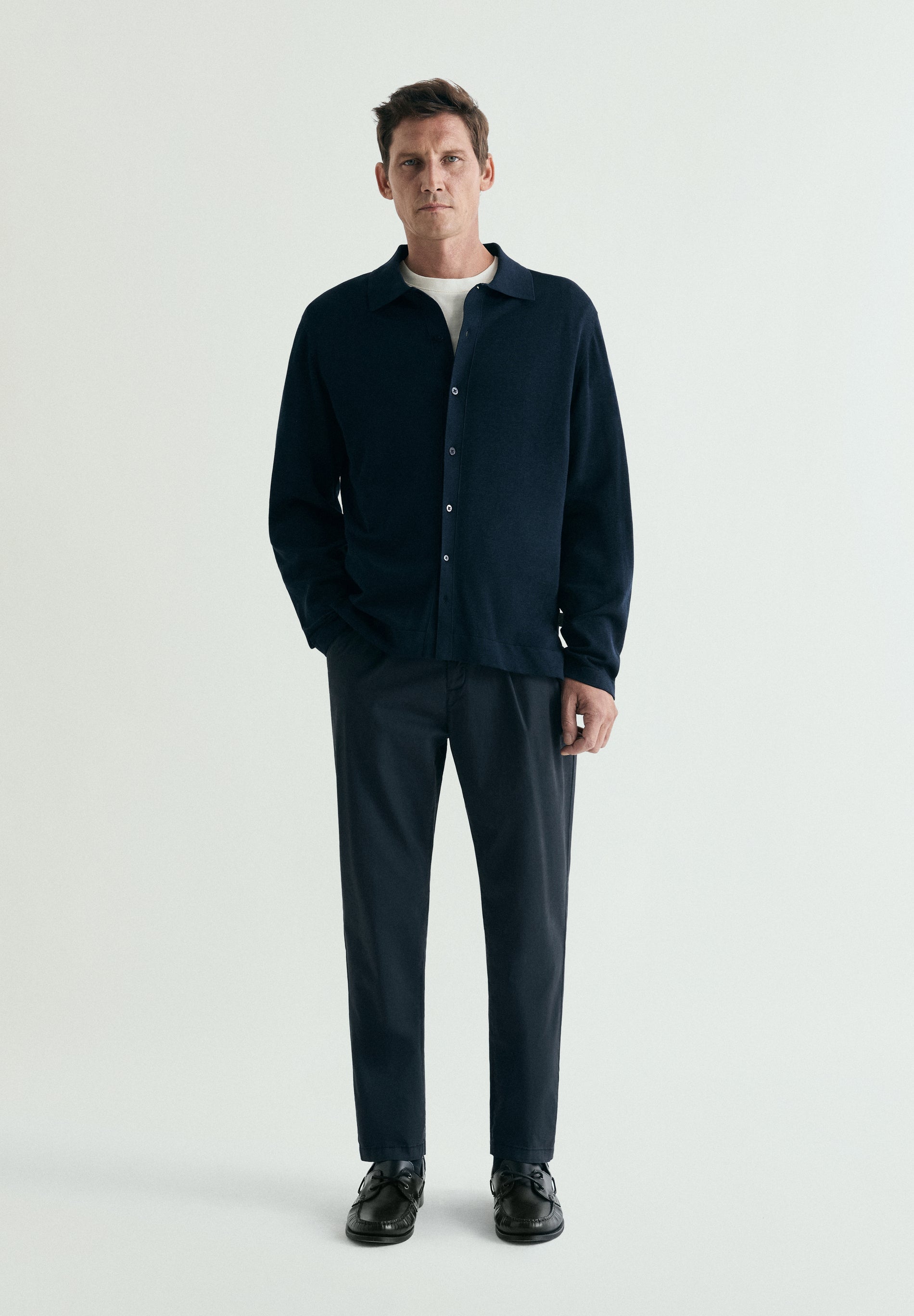 TROUSERS WITH FRONT DARTS