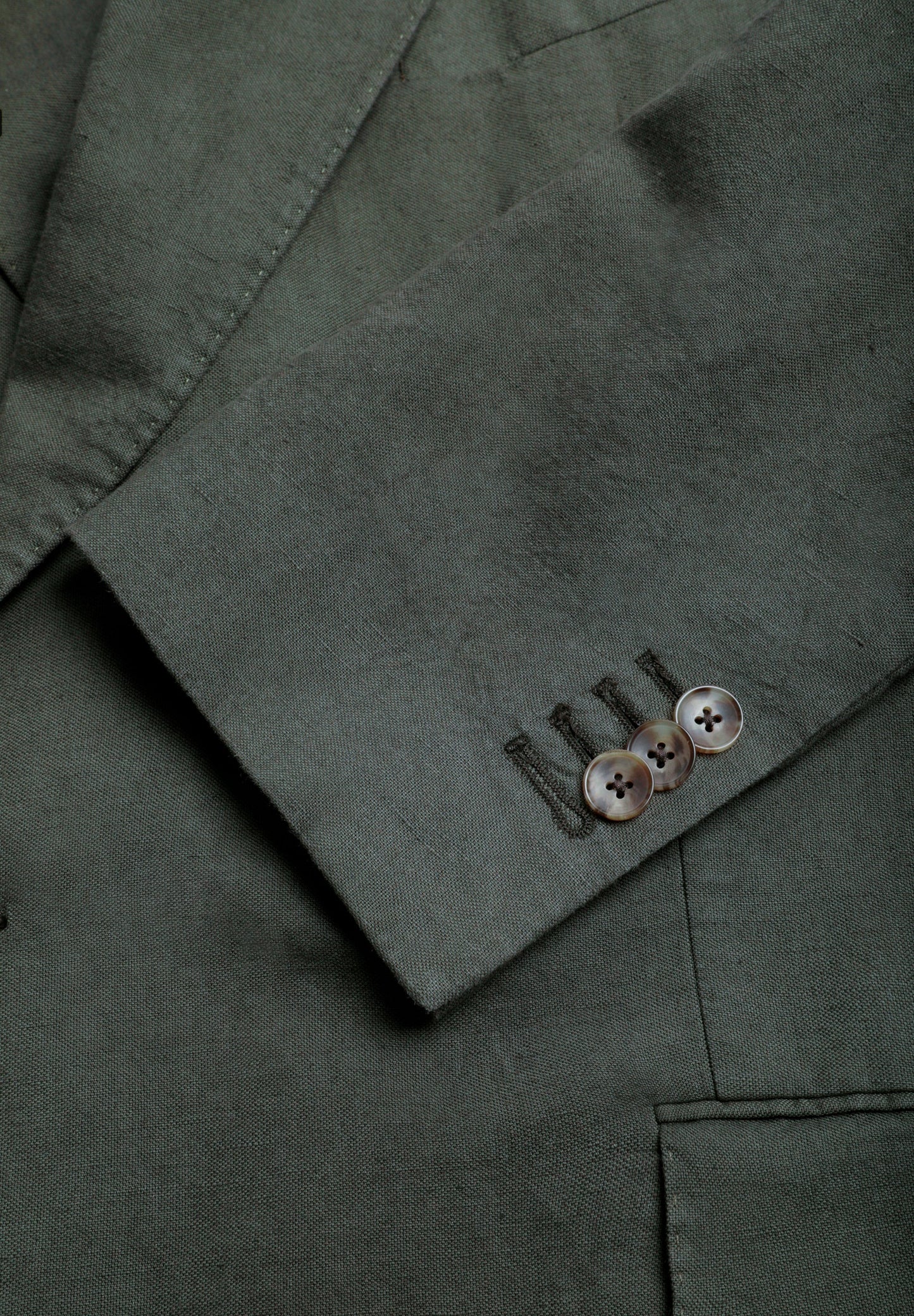 DOUBLE-BREASTED LINEN SUIT BLAZER