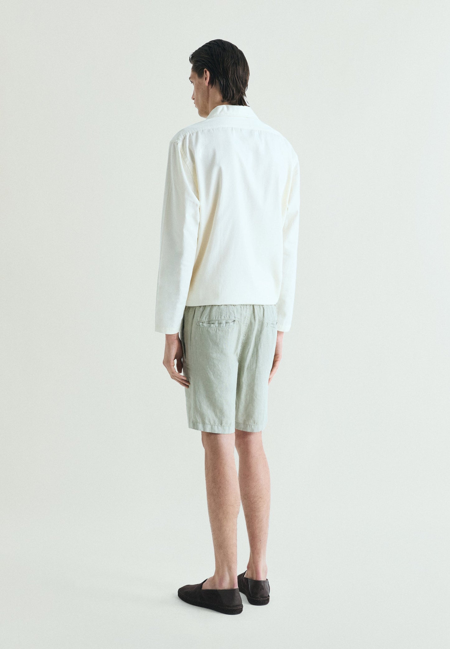 PLAIN LINEN BERMUDA SHORTS