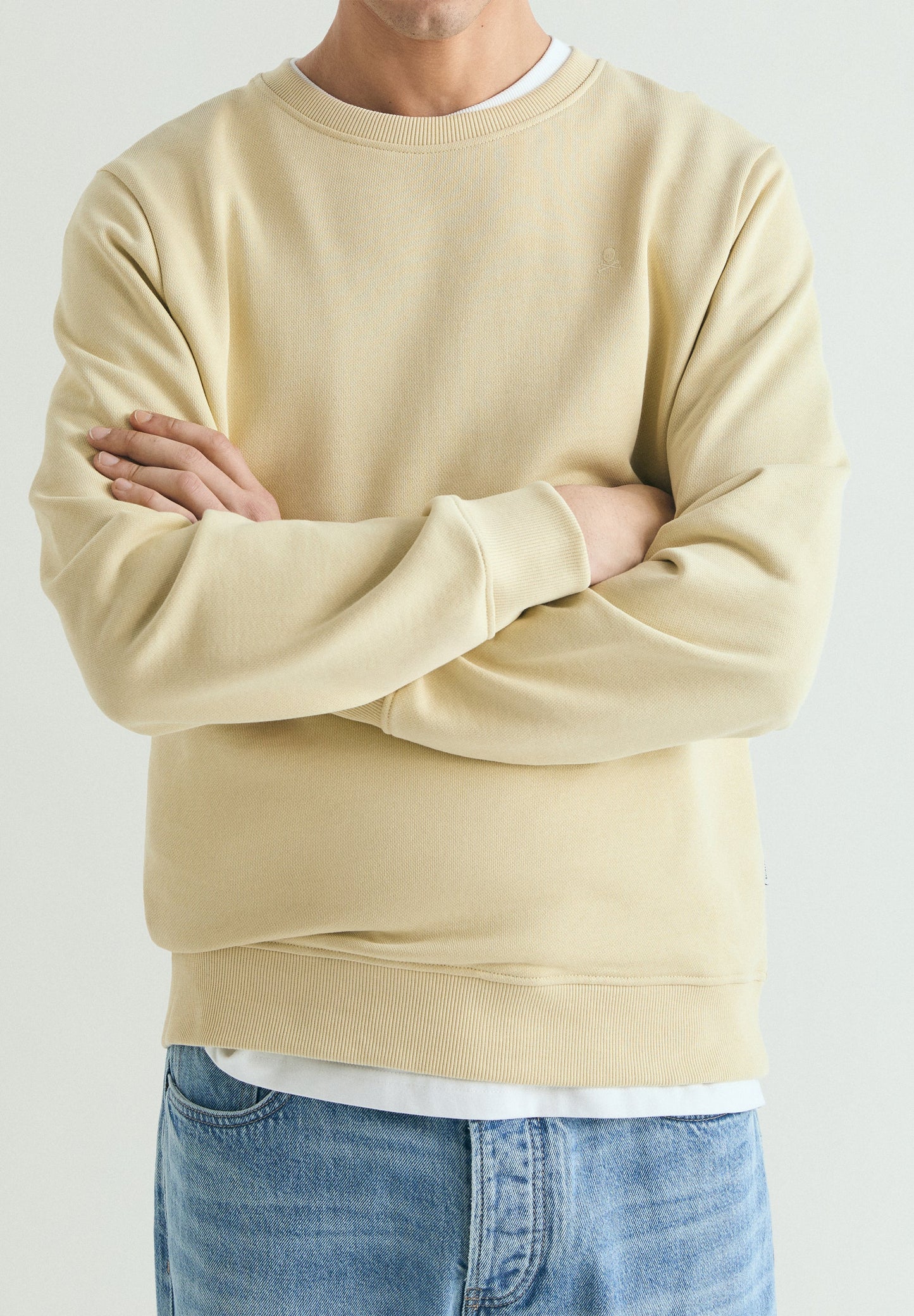 WASHED EMBROIDERED SWEATSHIRT