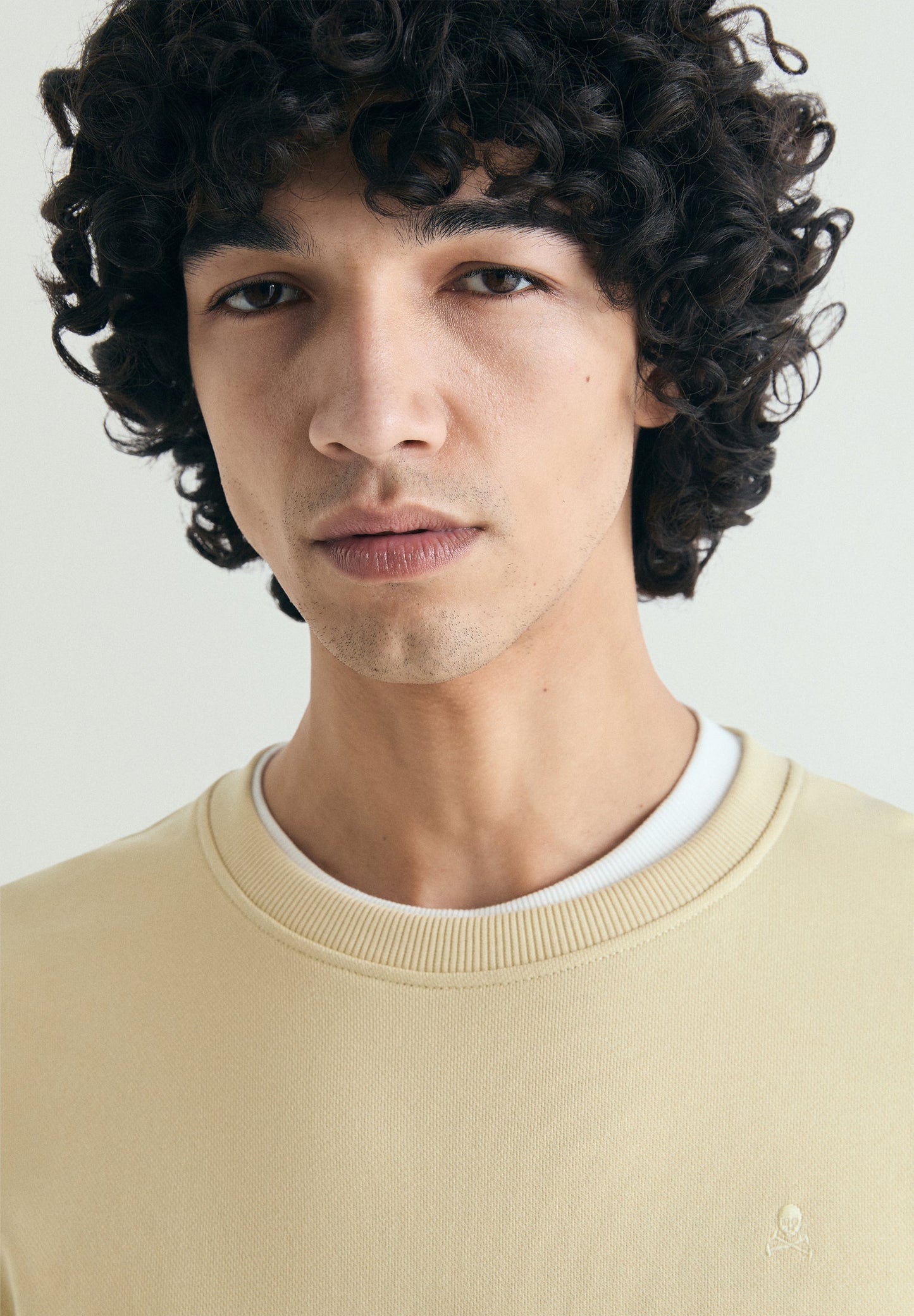 WASHED EMBROIDERED SWEATSHIRT