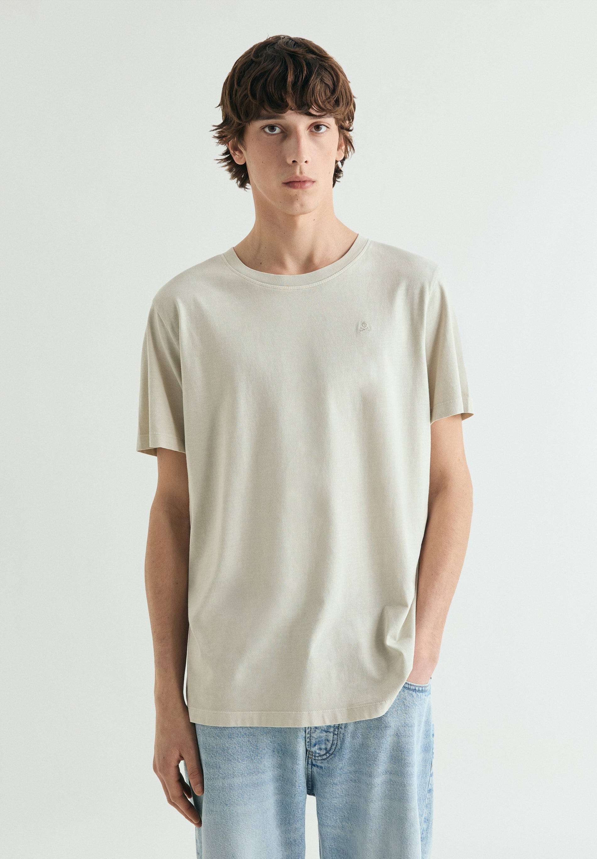 REGULAR FIT EMBROIDERED T-SHIRT