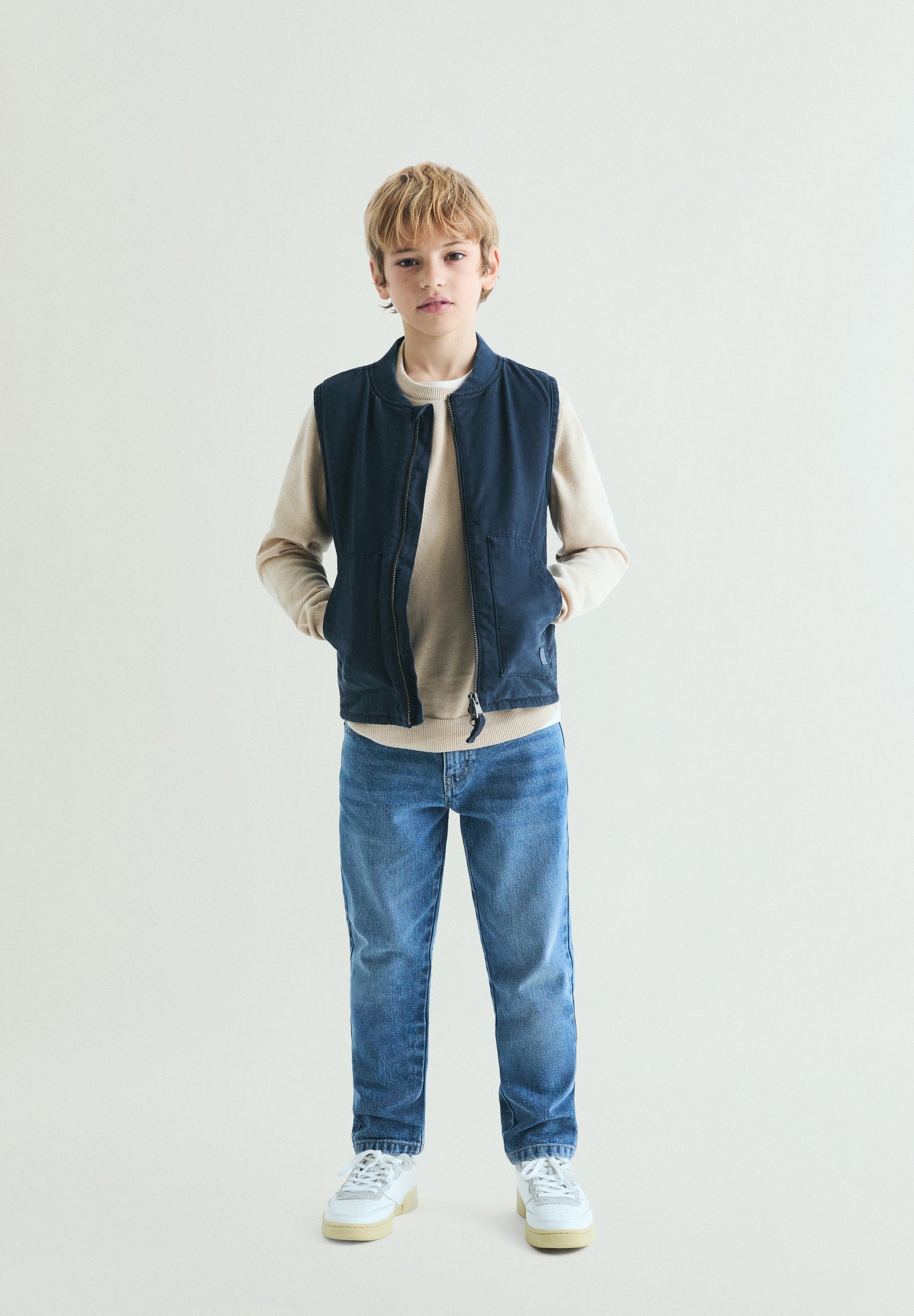 ZIP-UP DENIM GILET