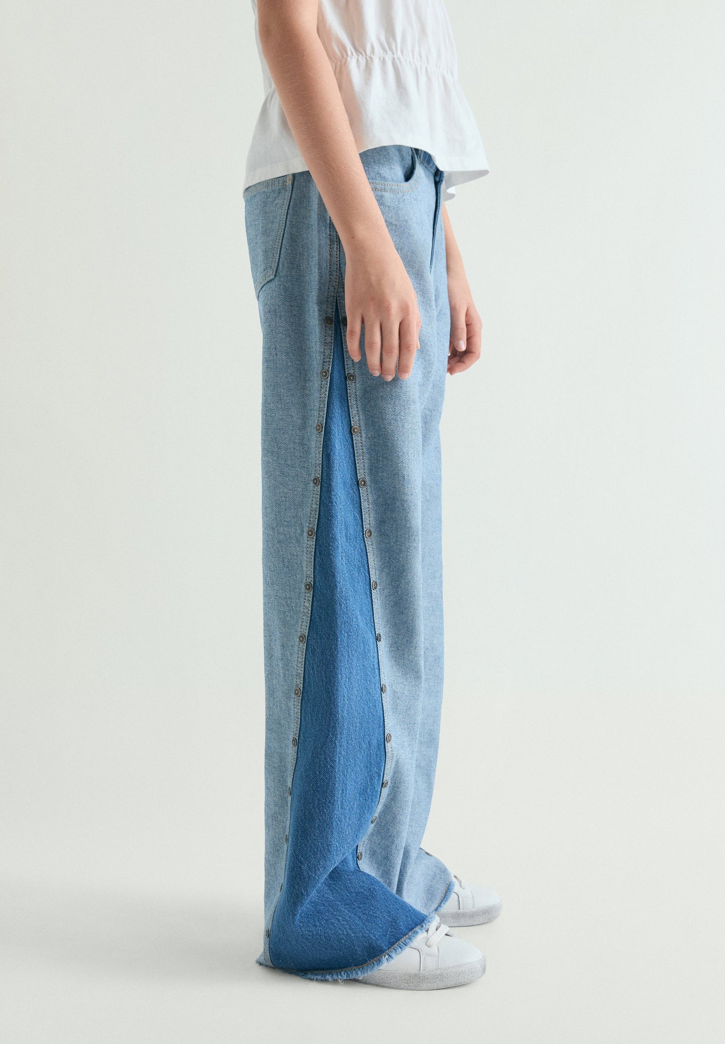 TWO-TONE WIDE LEG JEANS