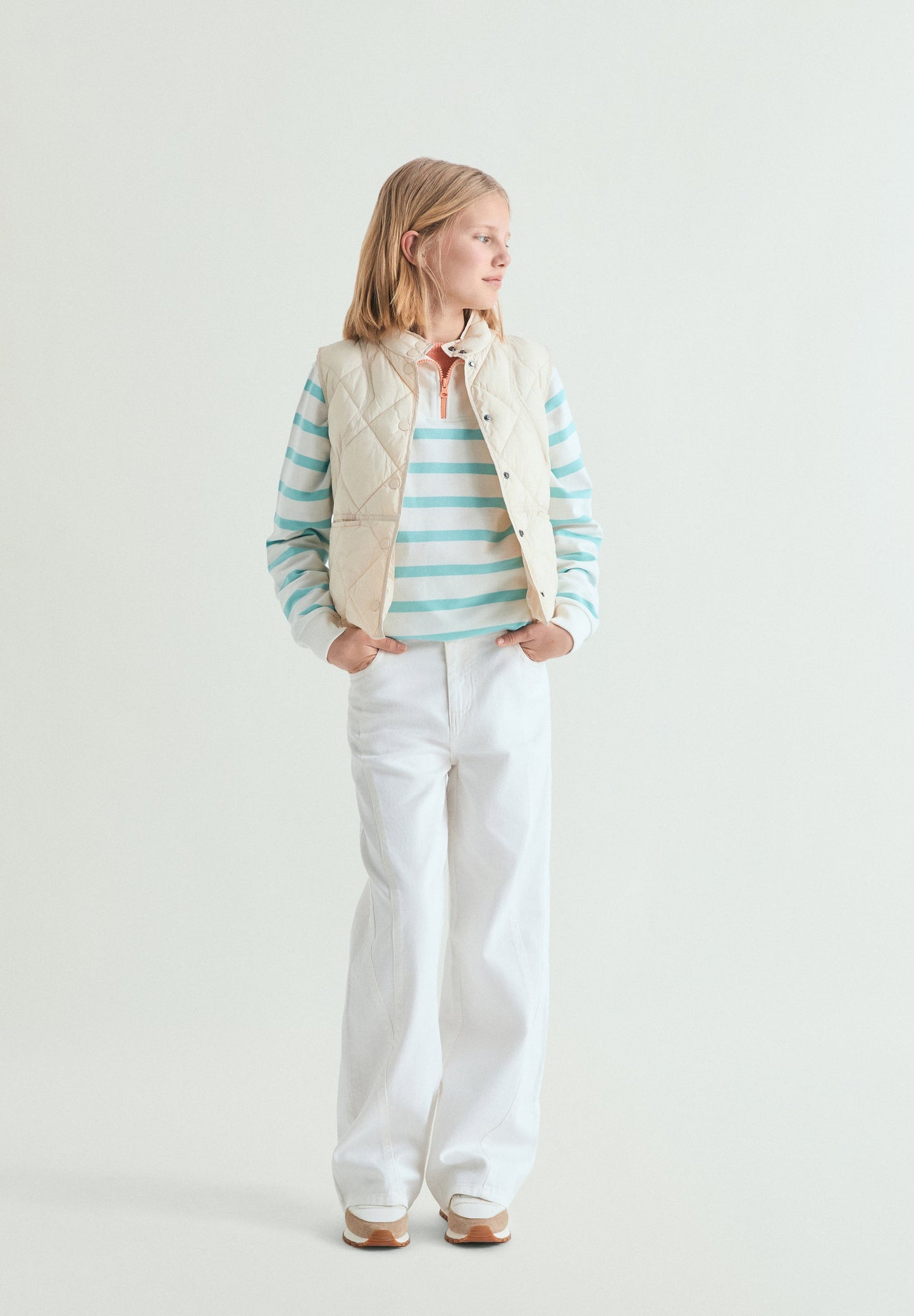 QUILTED GILET WITH STITCHING