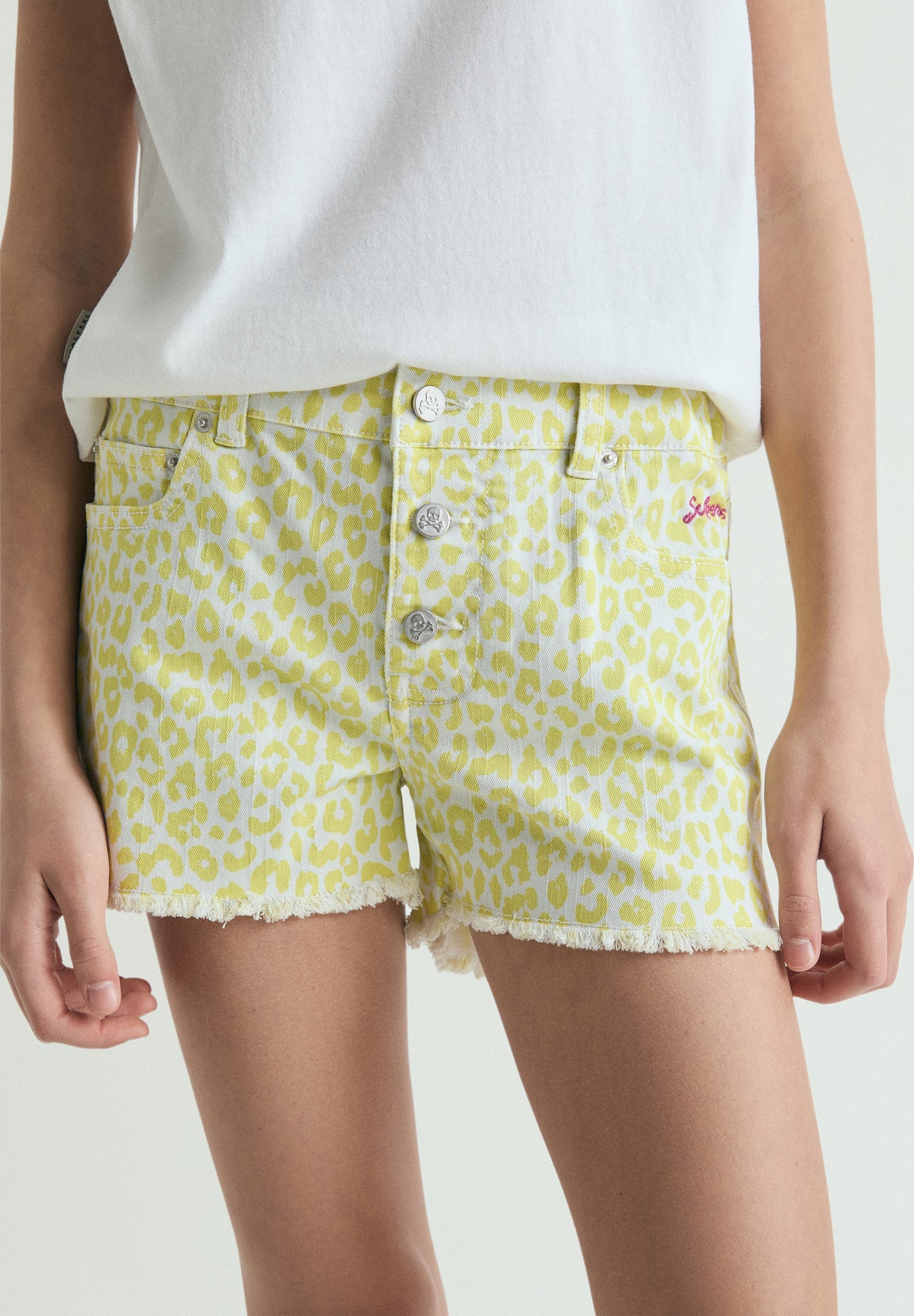 ANIMAL PRINT SHORTS WITH BUTTON