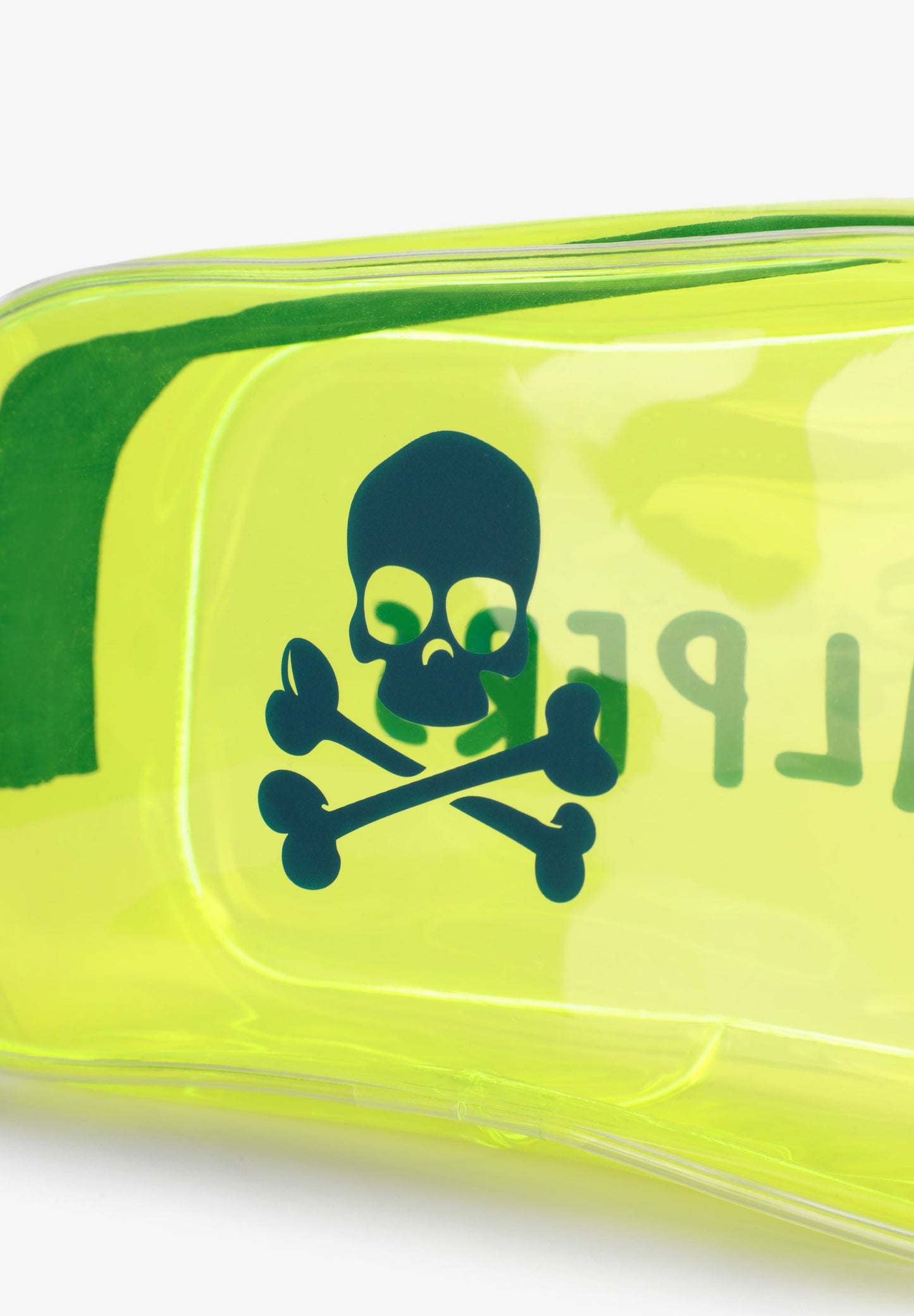 TOILETRY BAG WITH TRAVEL SET