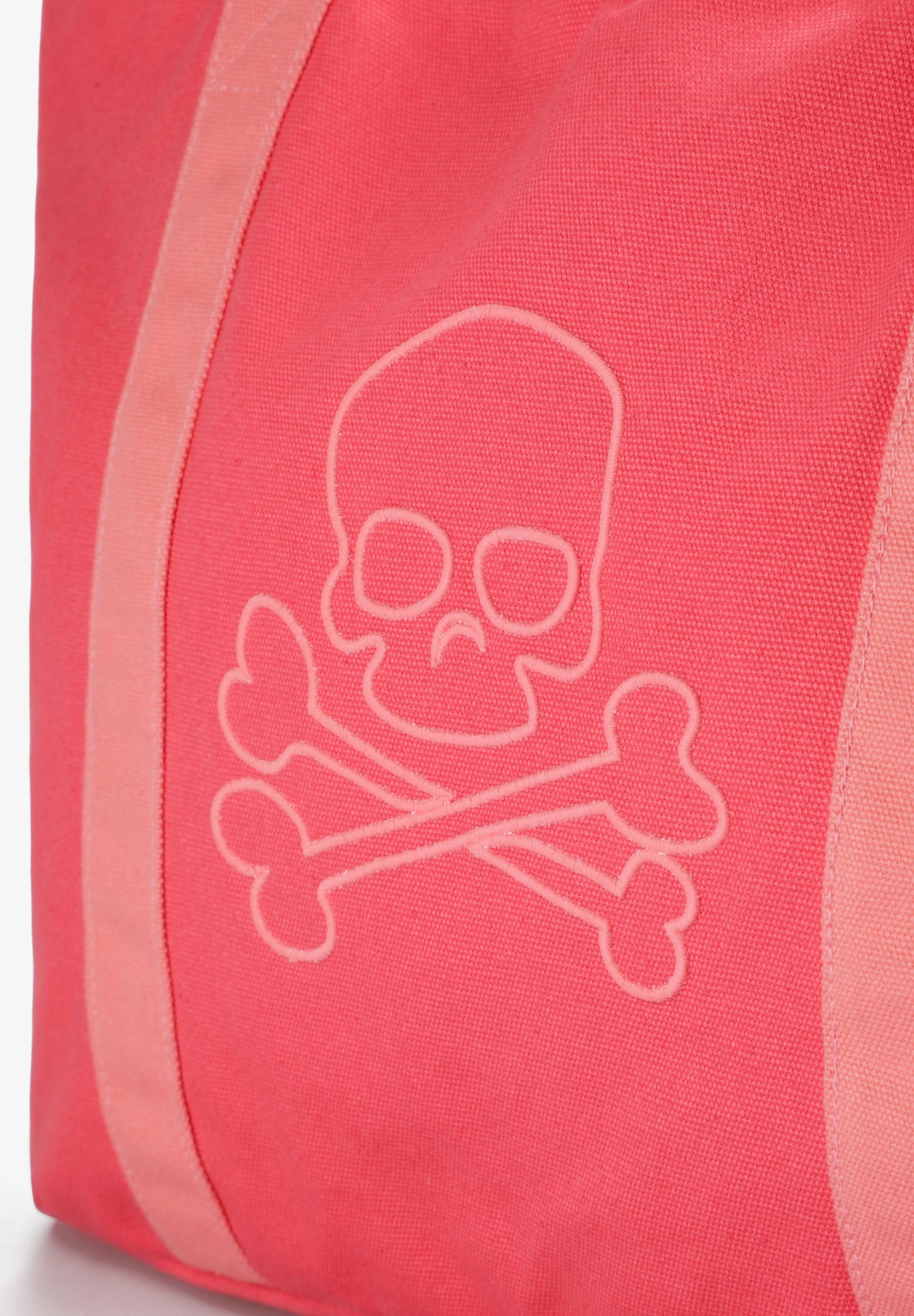 CONTRAST SKULL TOTE BAG