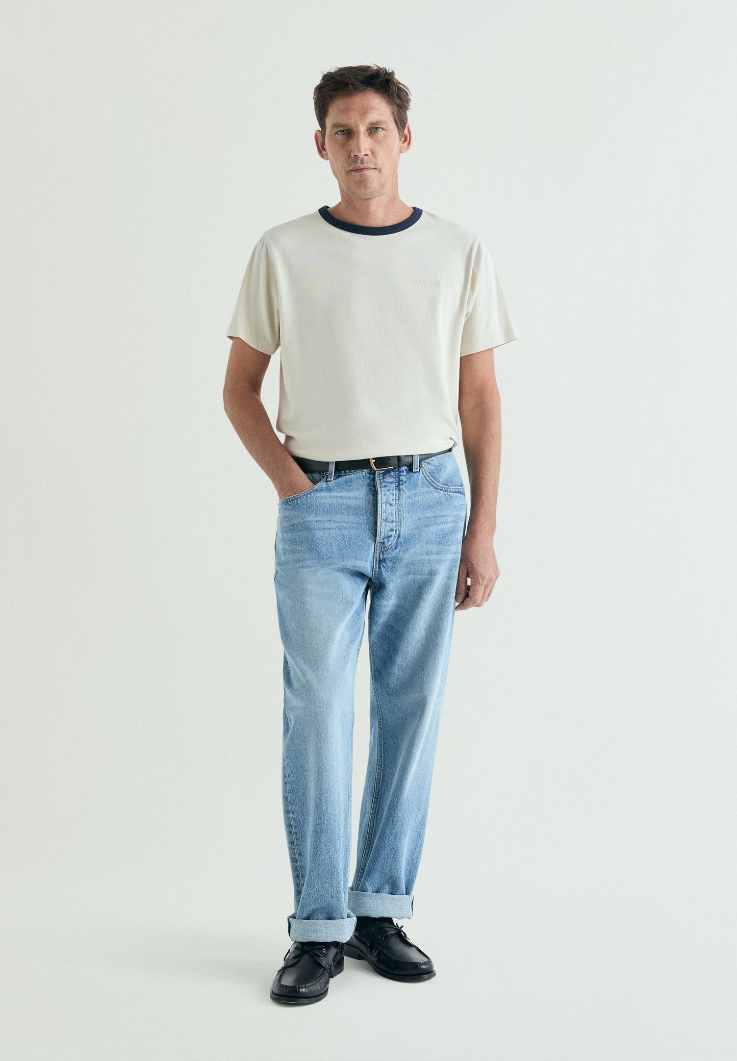CONTRAST COLLAR T-SHIRT