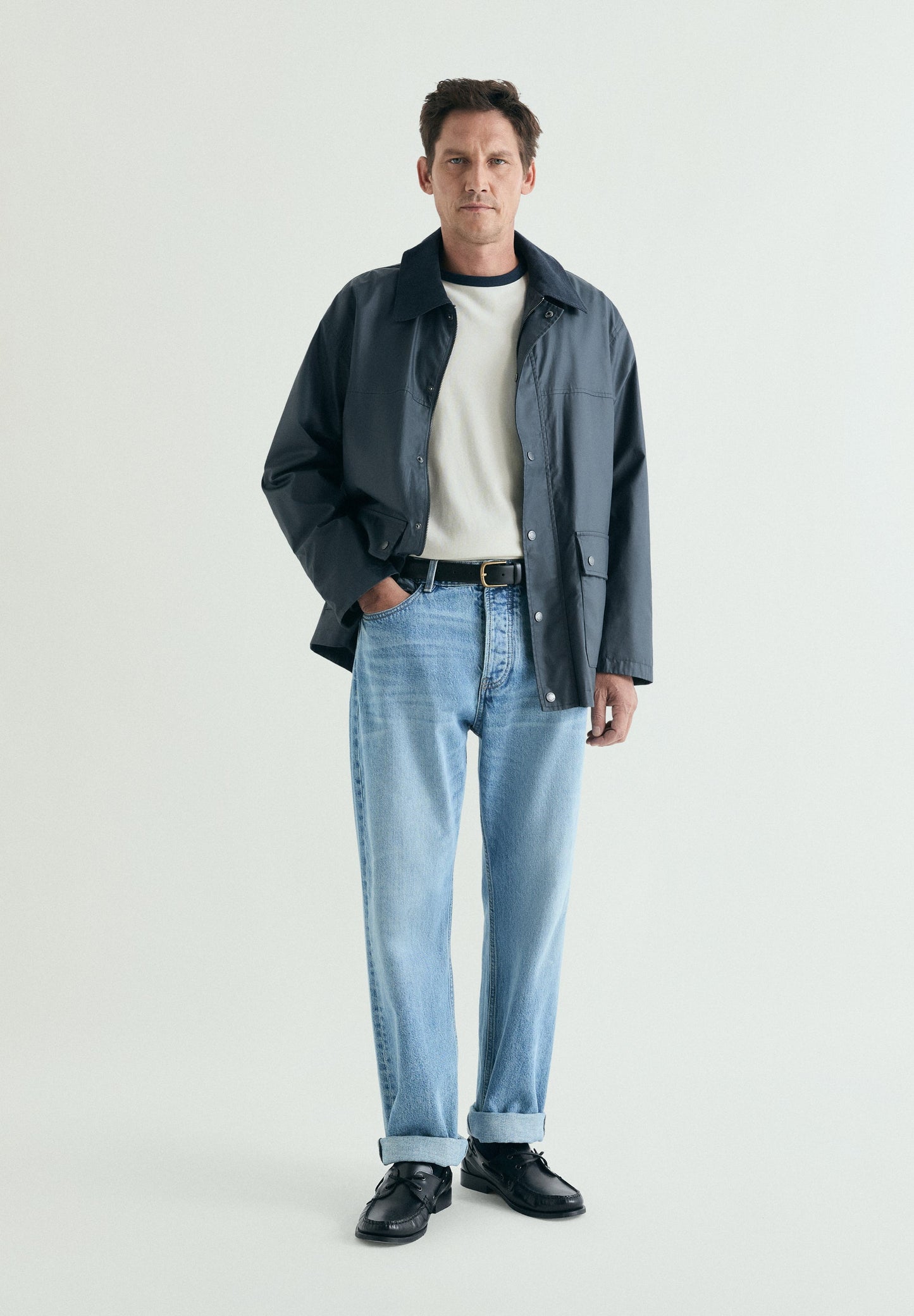 CONTRAST COLLAR T-SHIRT