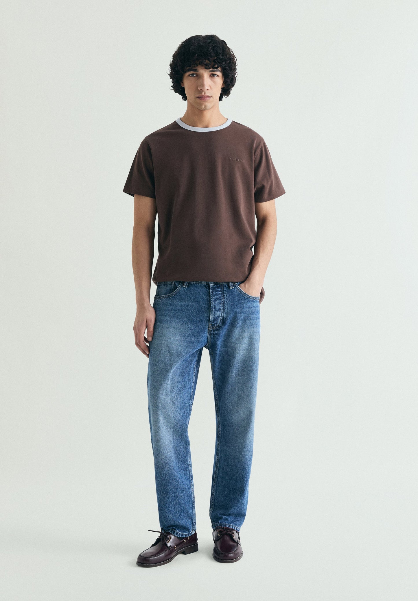 CONTRAST COLLAR T-SHIRT