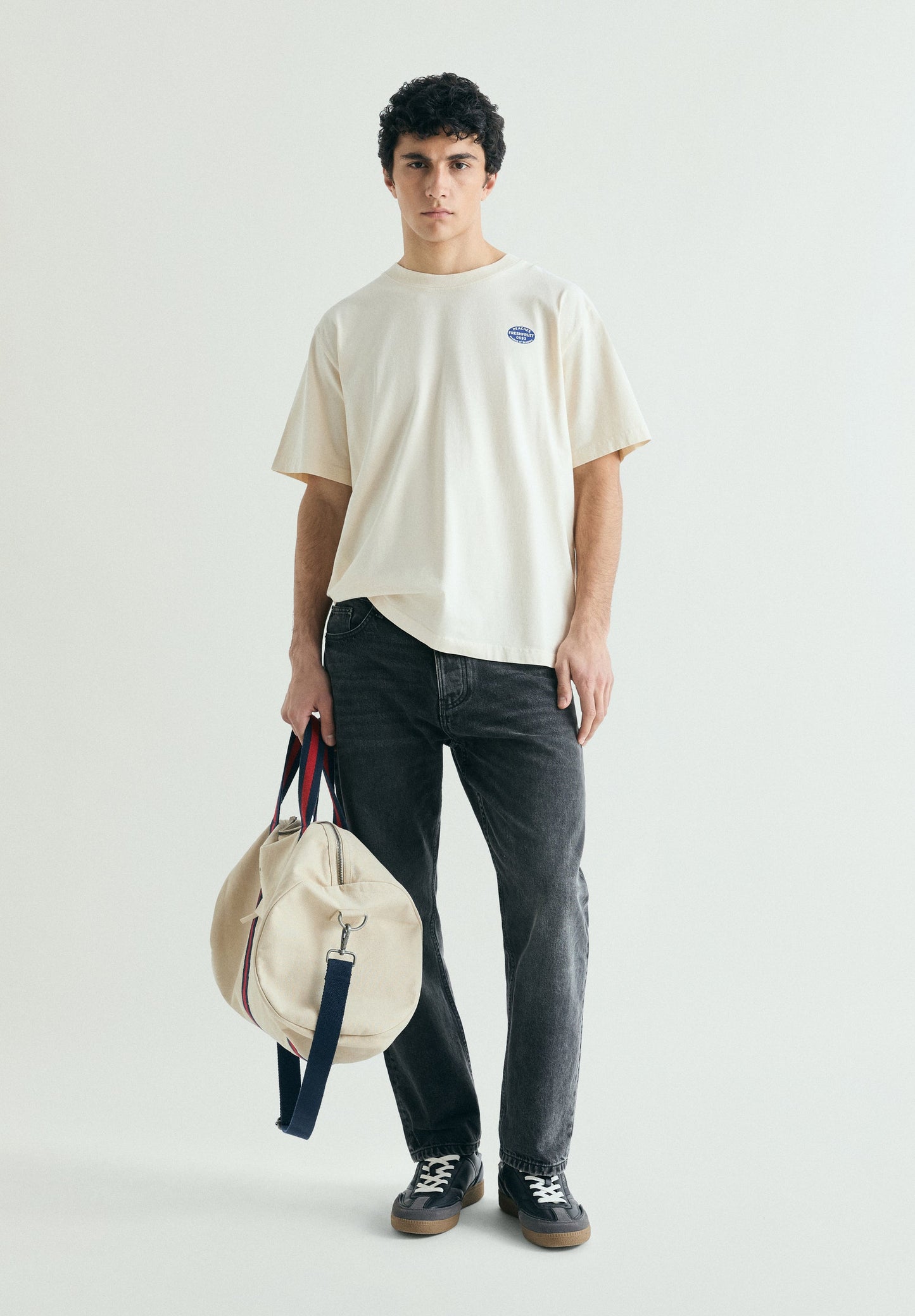 T-SHIRT WITH PRINT ON THE BACK