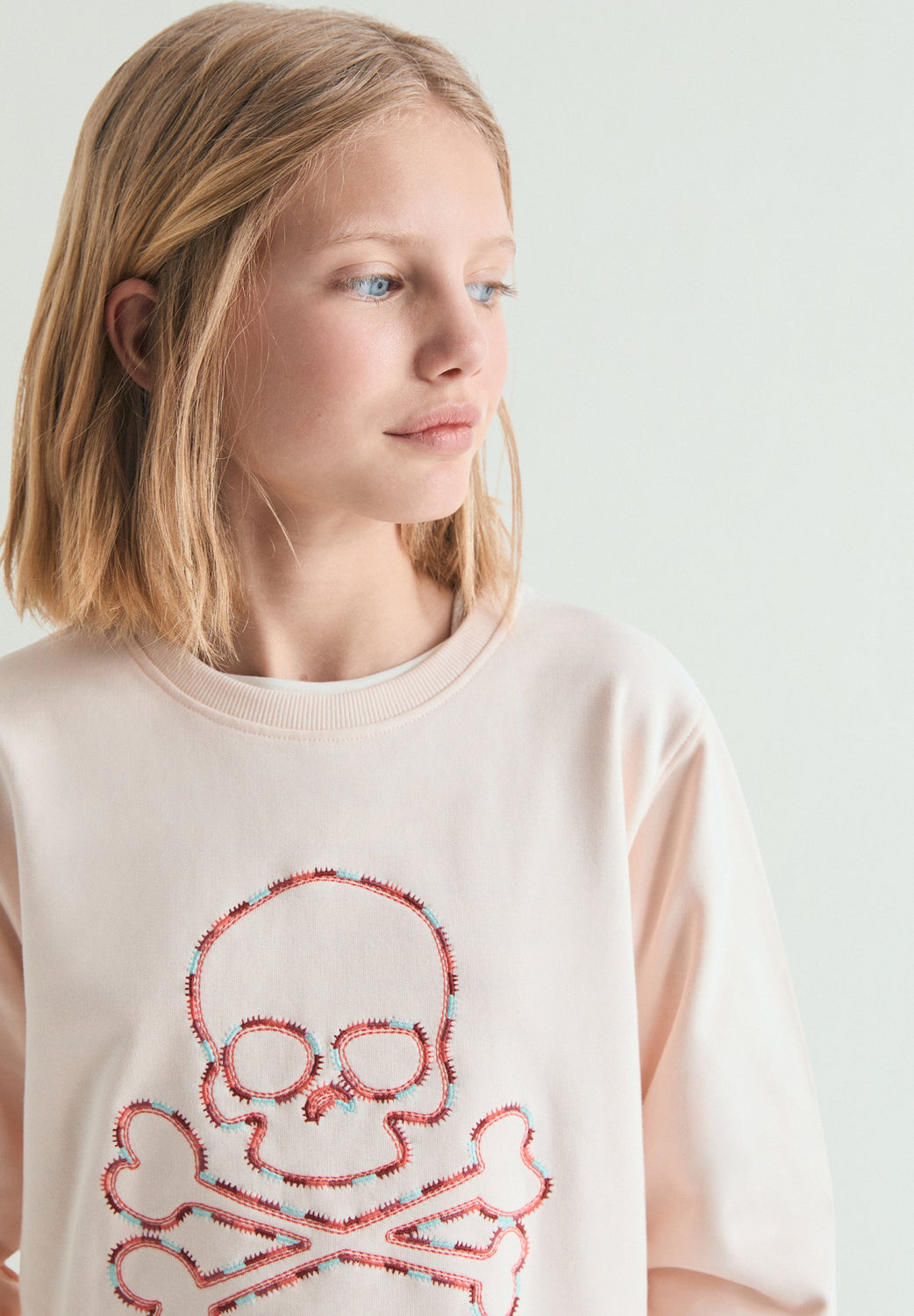 SUDADERA BORDADA CONTRASTE - Scalpers