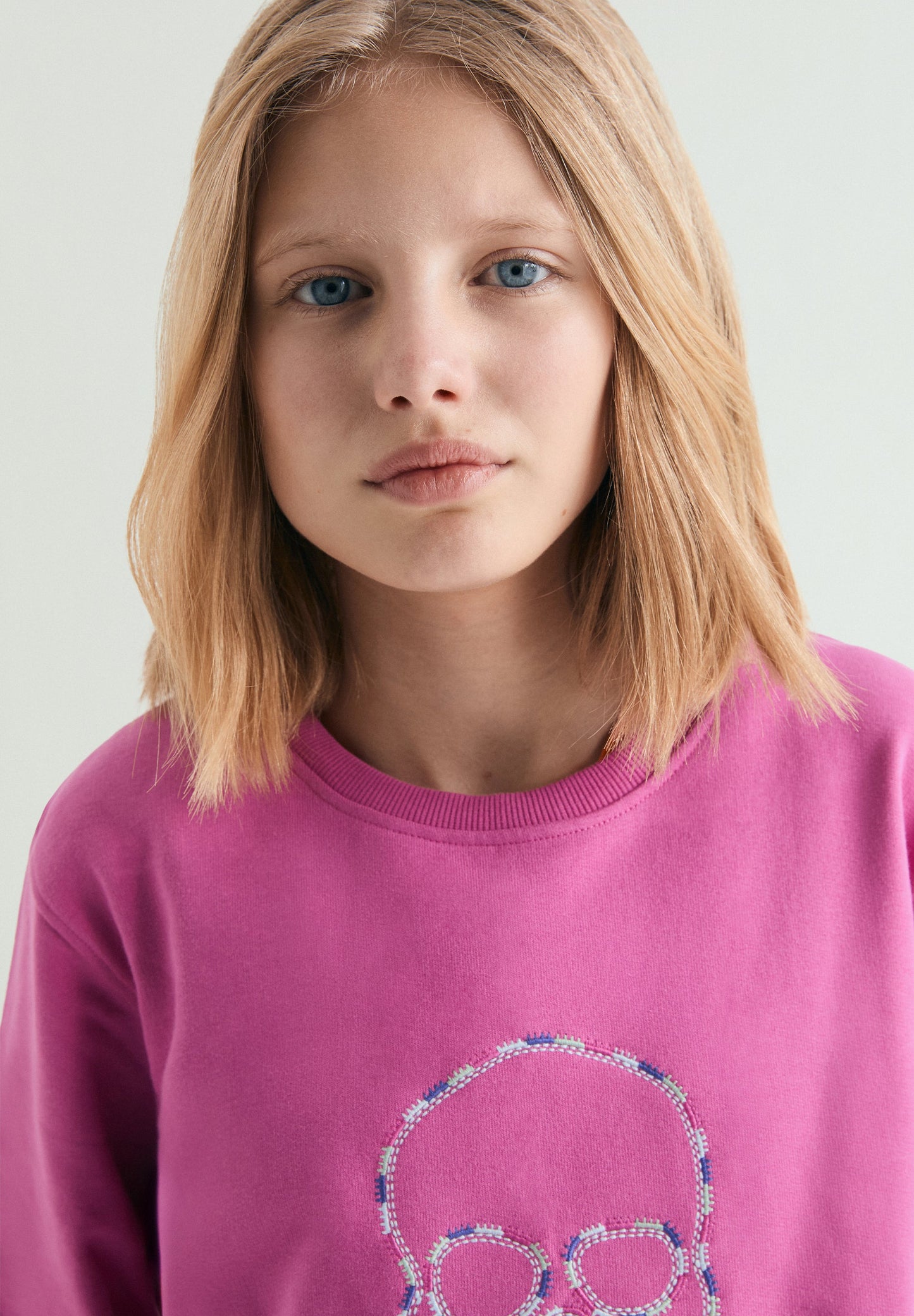 SWEATSHIRT WITH CONTRAST EMBROIDERY
