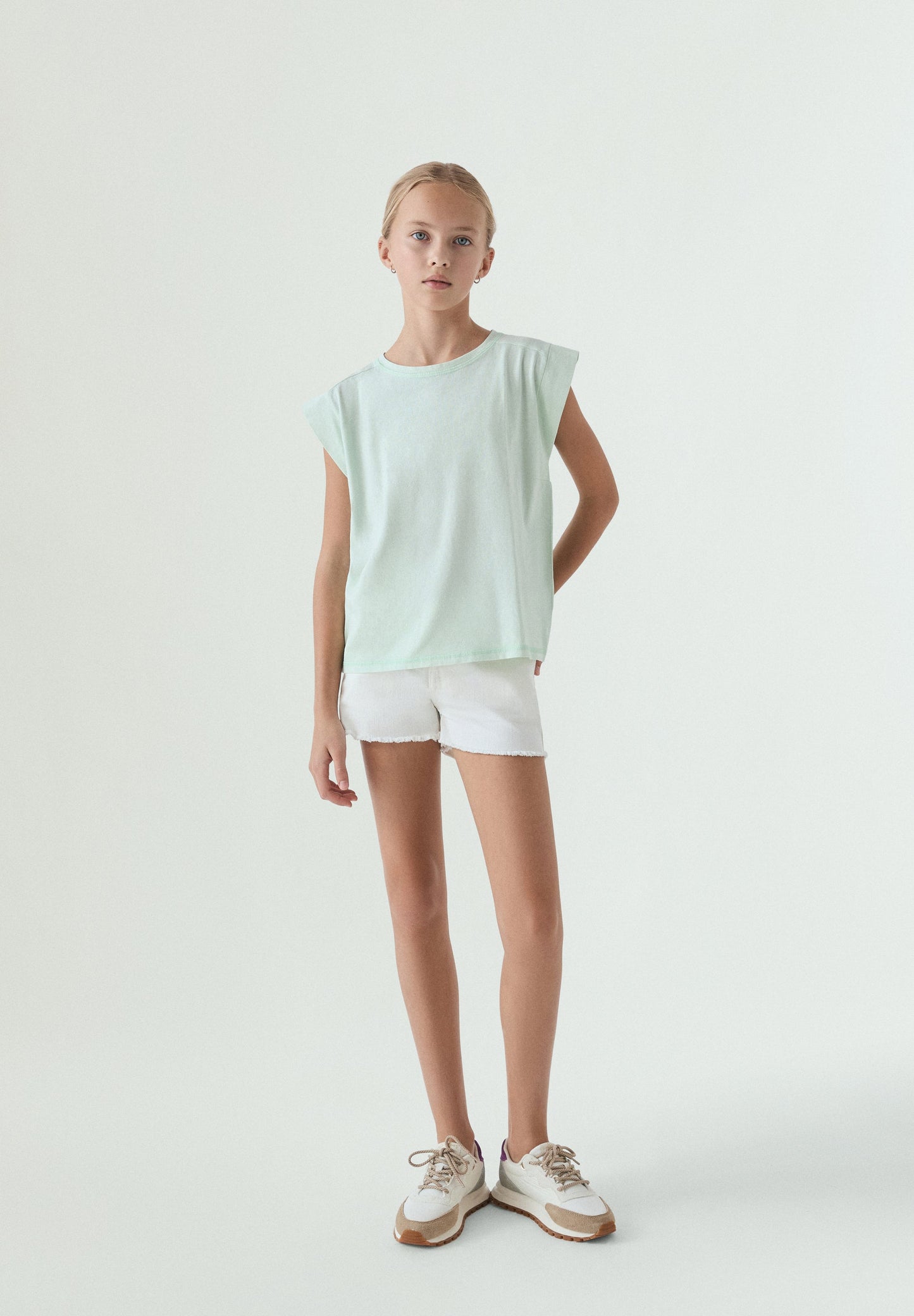 SKULL T-SHIRT WITH STUDS