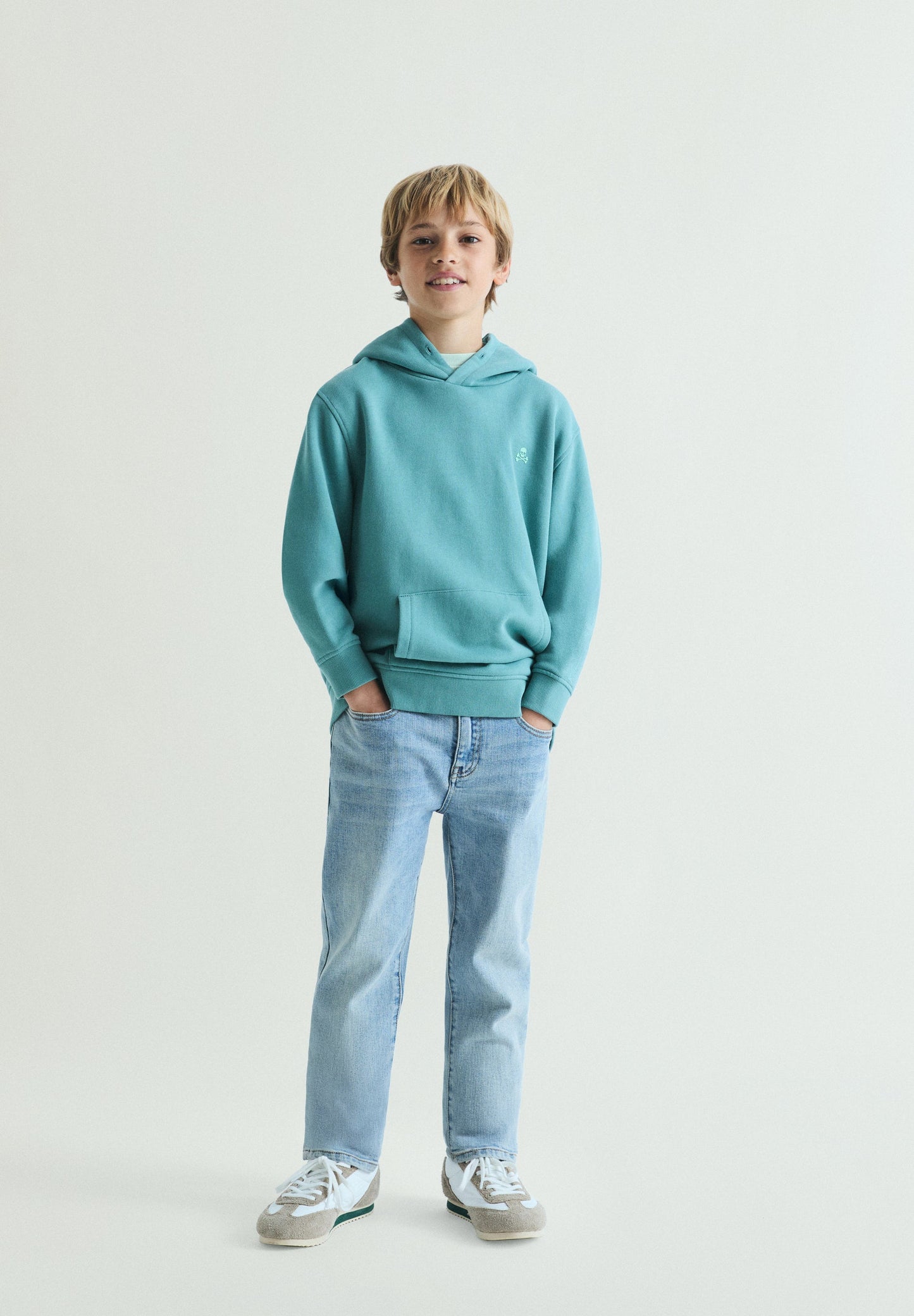 BASIC HOODIE