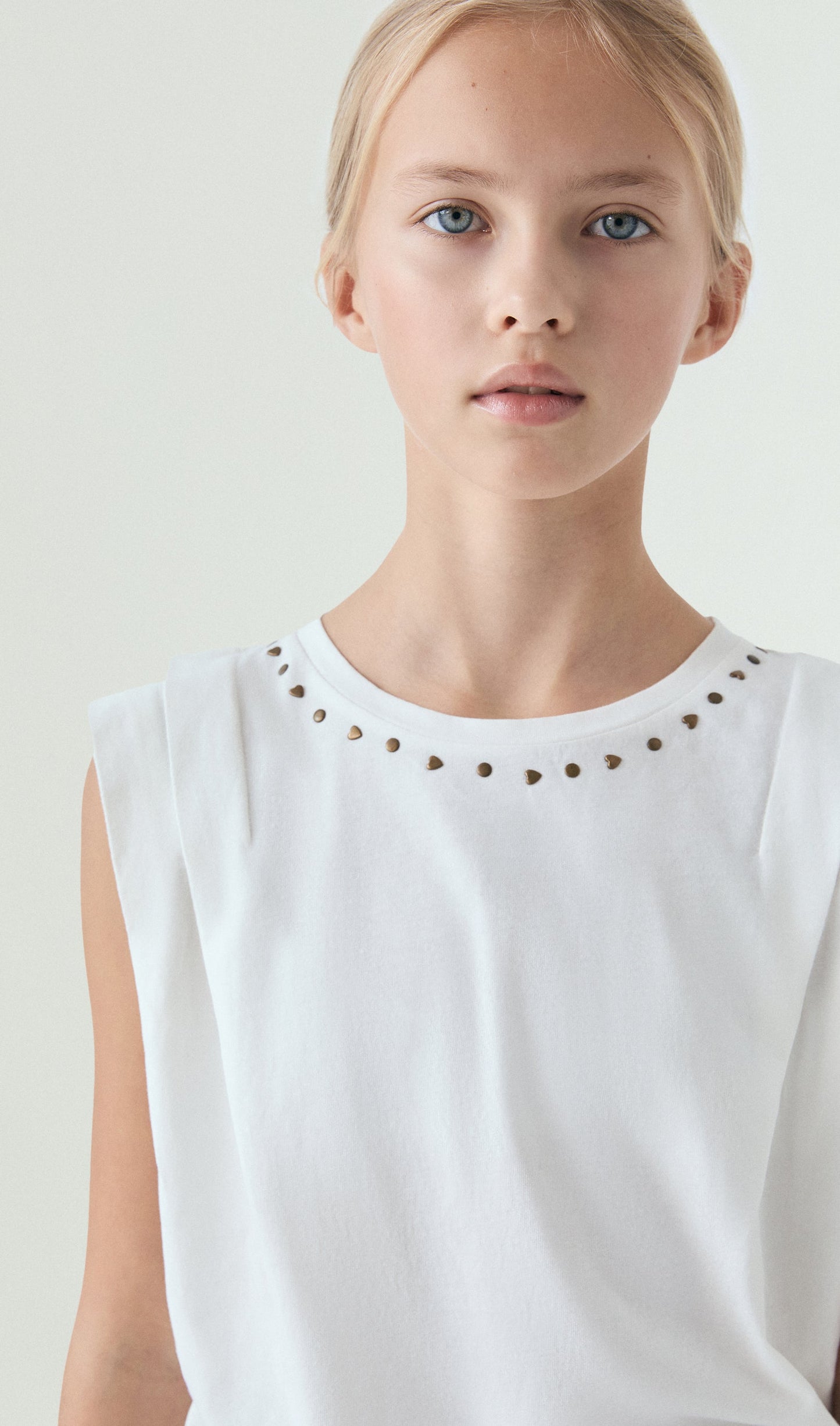 SLEEVELESS T-SHIRT WITH STUDS