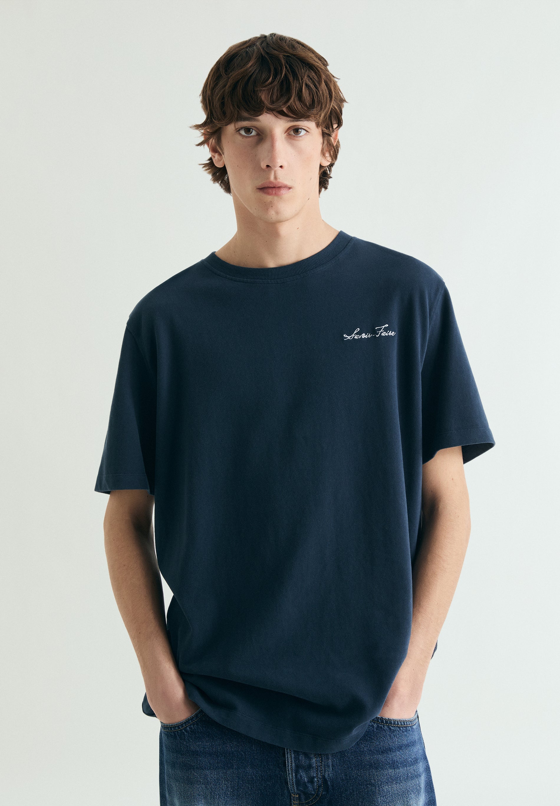 RELAXED CONTRAST EMBROIDERED T-SHIRT