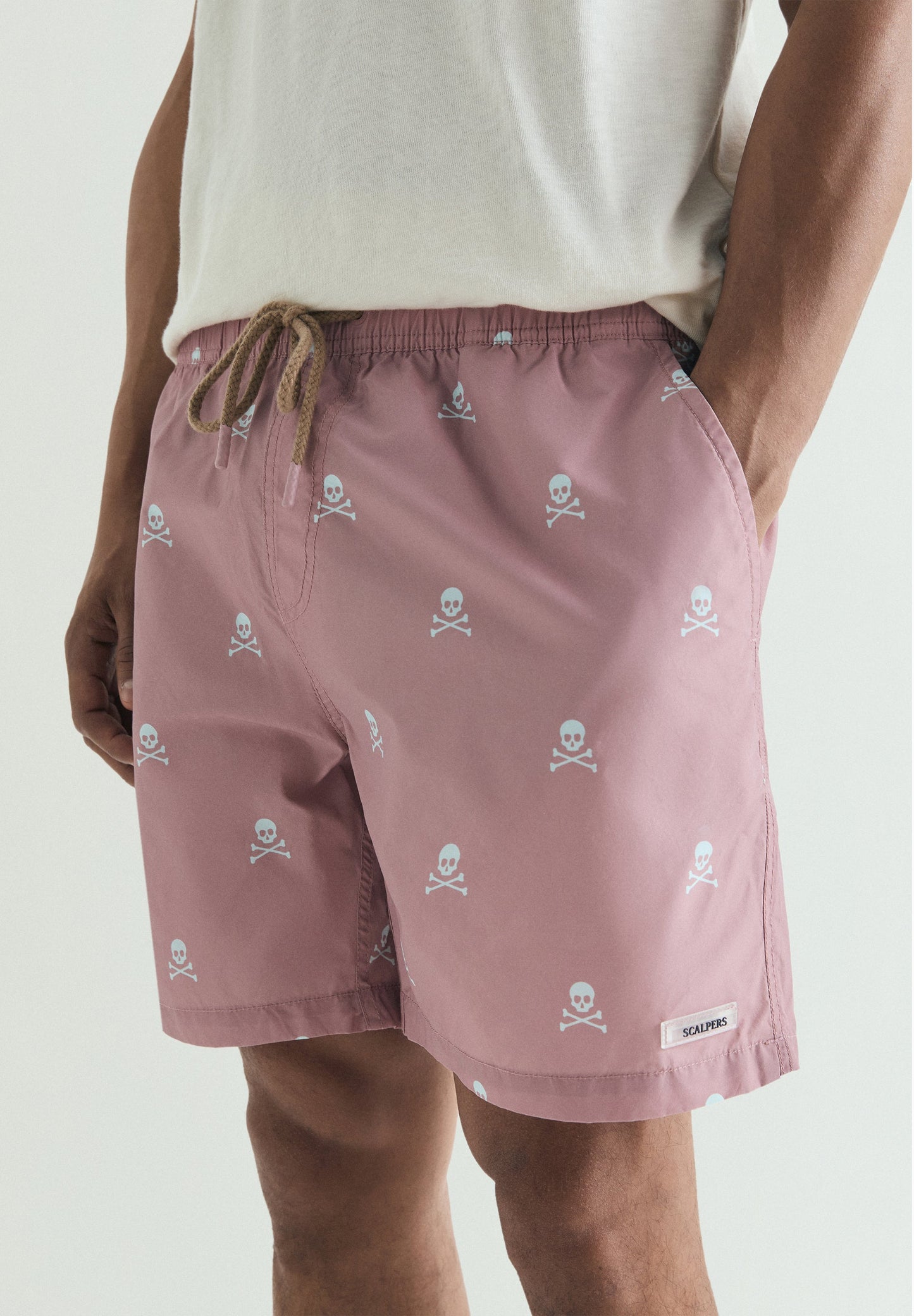 CONTRAST SKULL SWIMMING TRUNKS