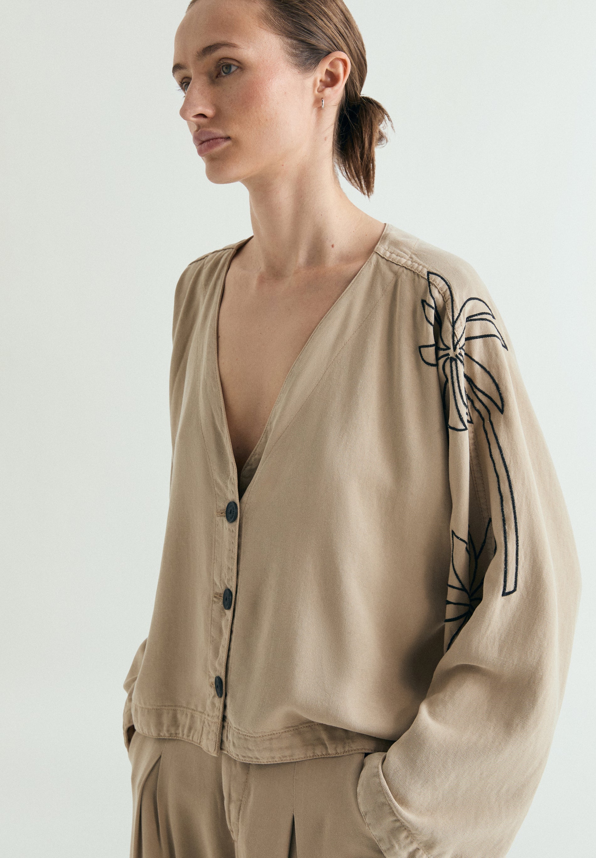 EMBROIDERED FLOWING SHIRT