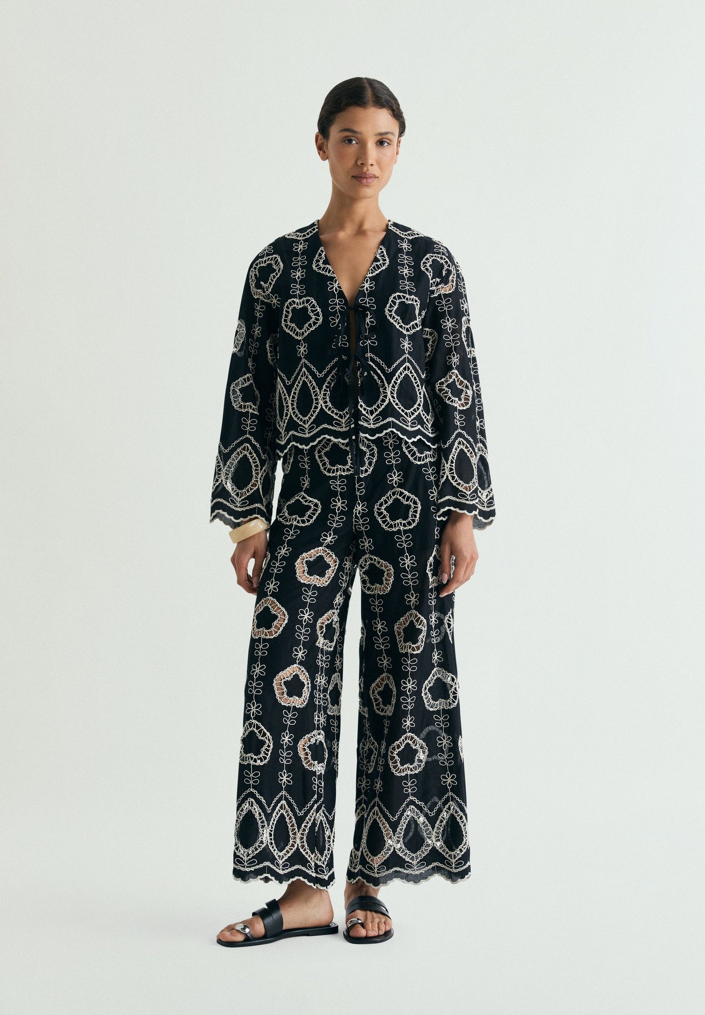 CONTRAST EMBROIDERED SHIRT