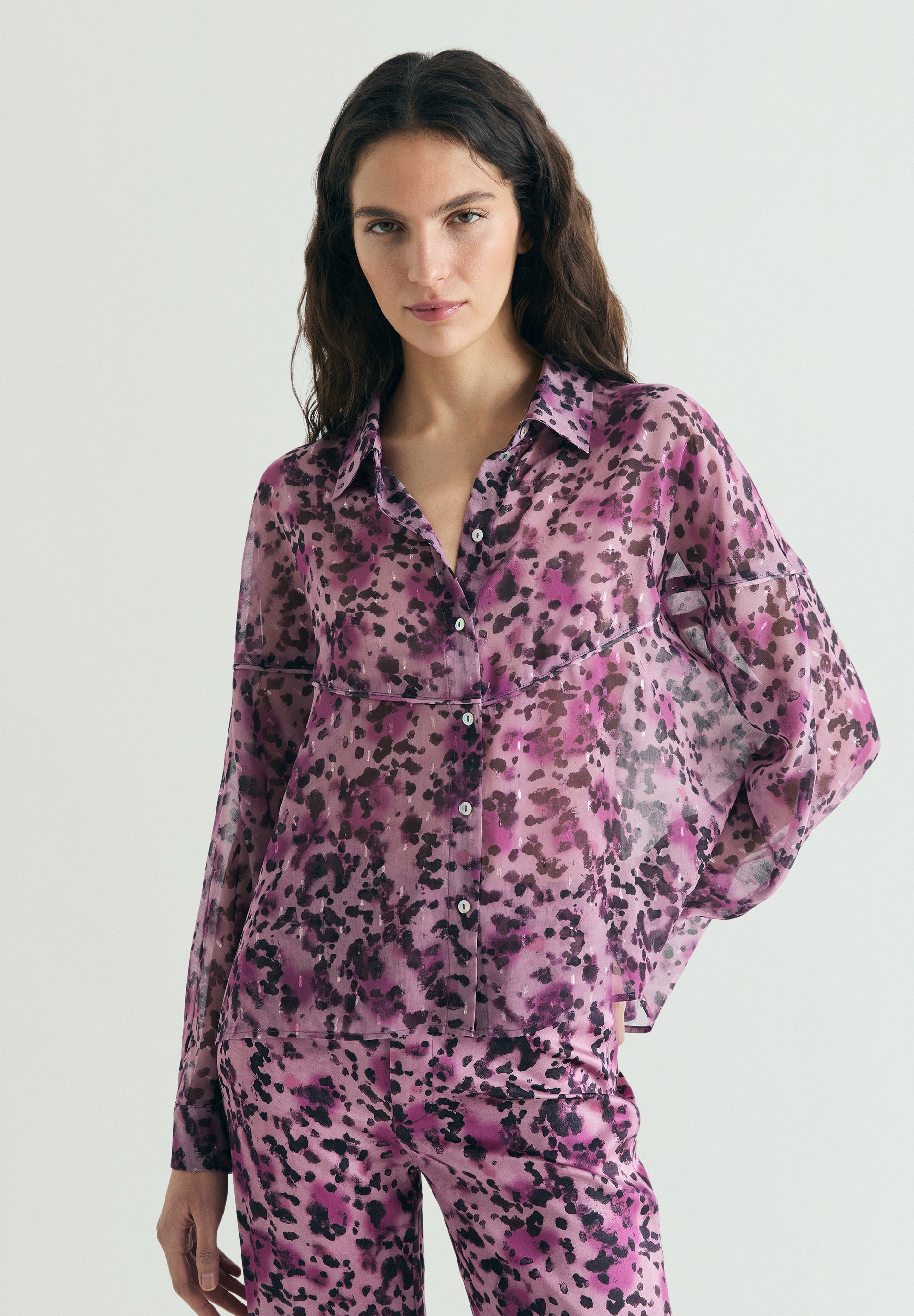 ANIMAL PRINT FLUID BLOUSE