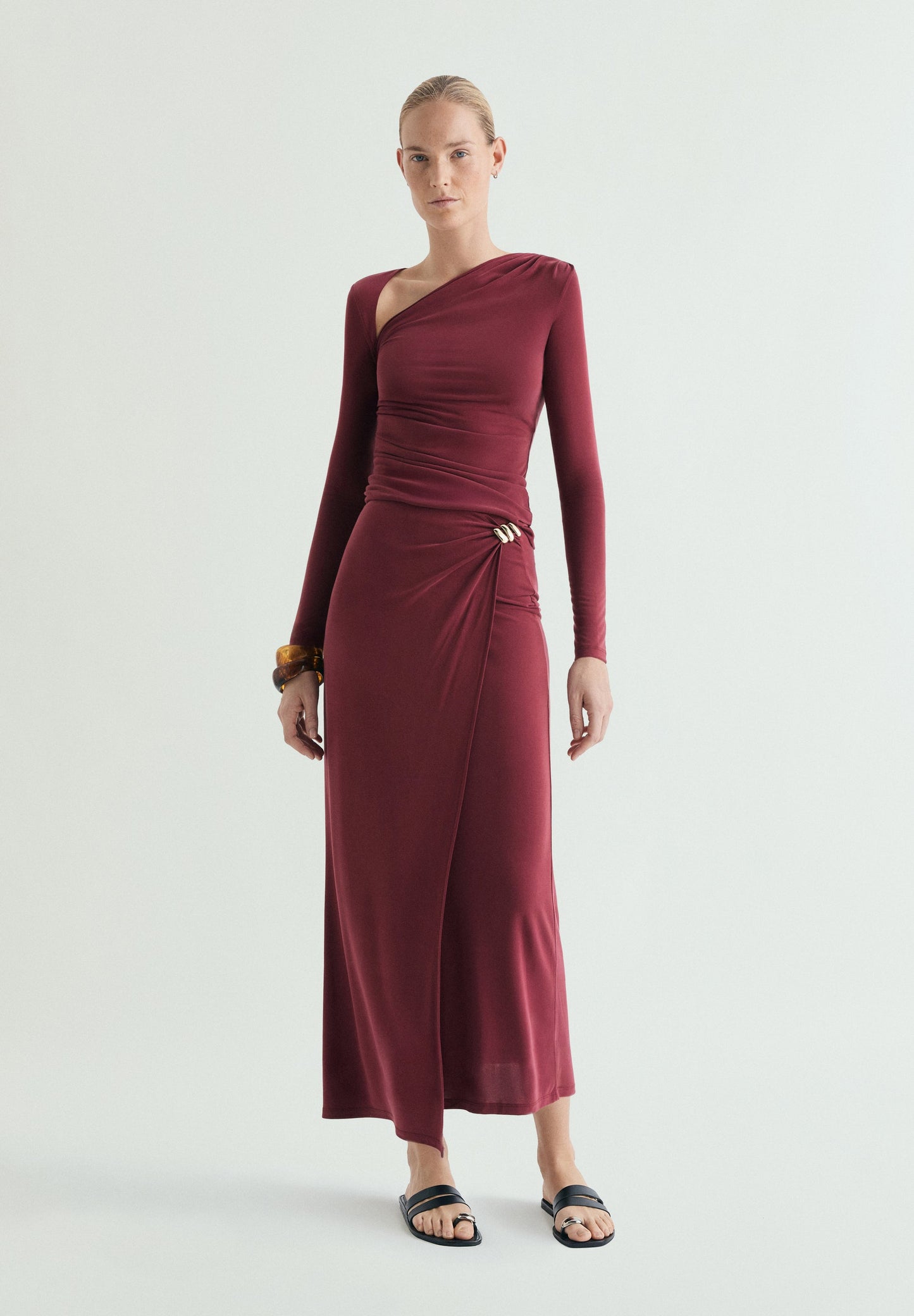 ASYMMETRIC LOOSE-FITTING T-SHIRT