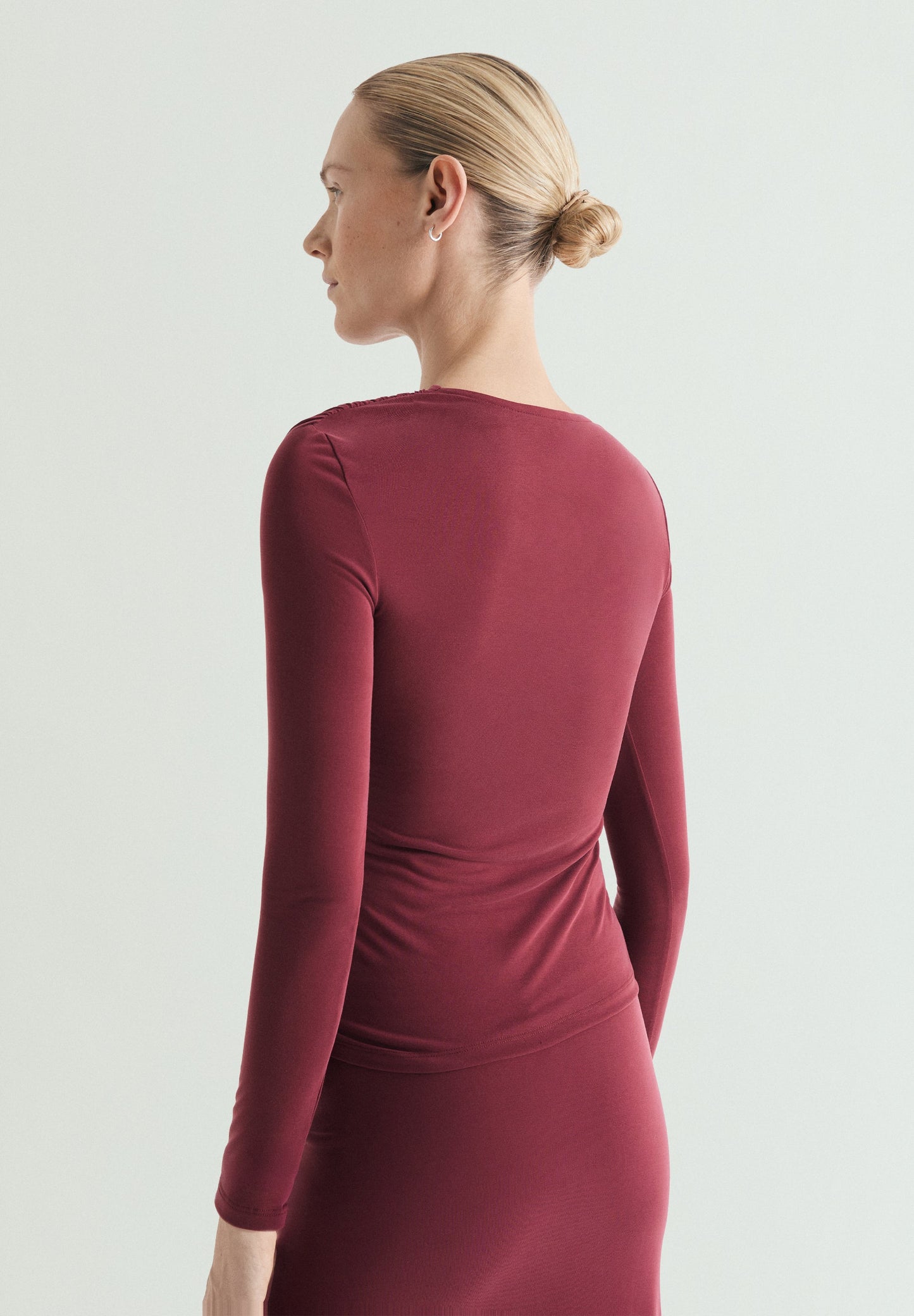 ASYMMETRIC LOOSE-FITTING T-SHIRT