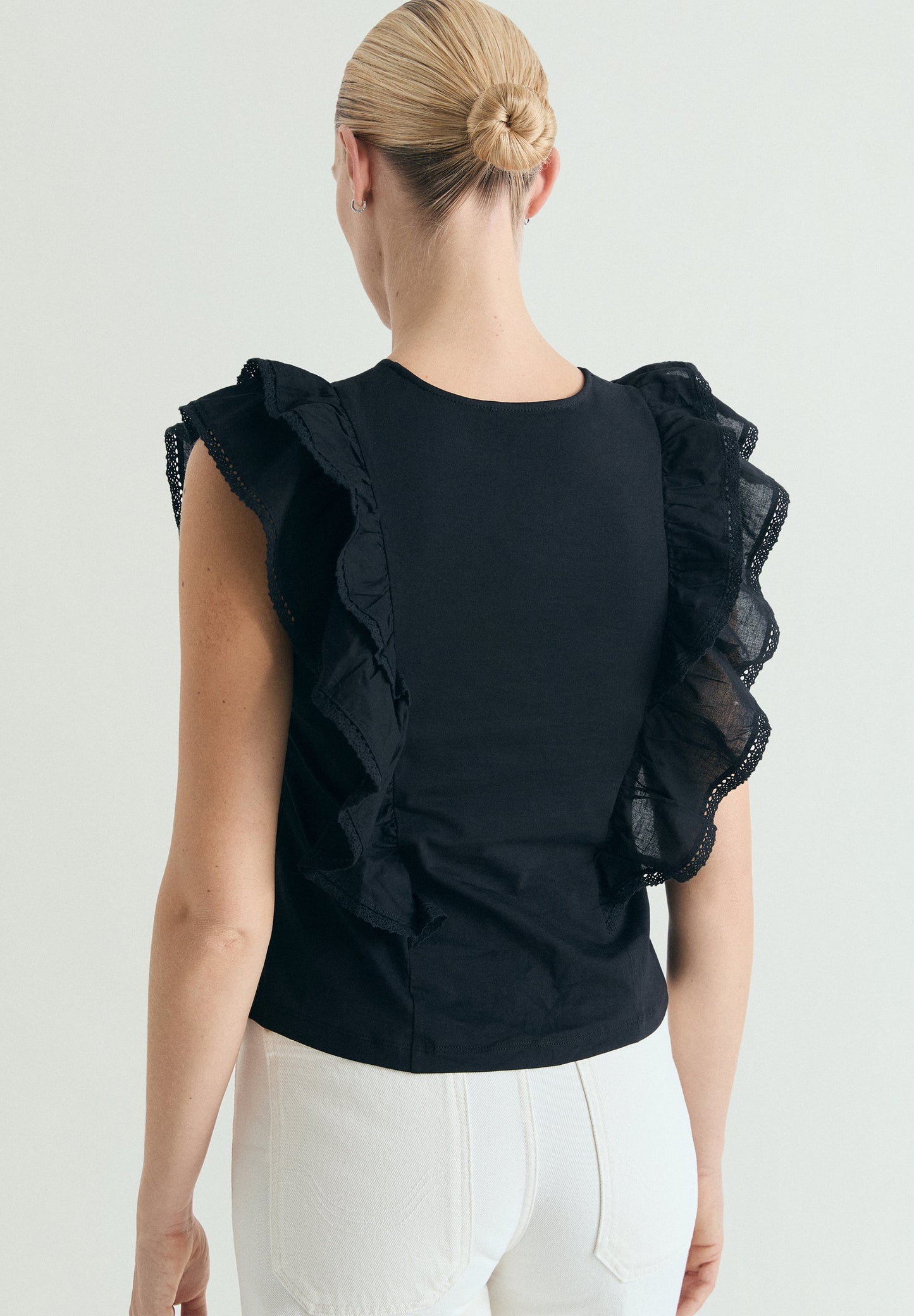 COTTON RUFFLES T-SHIRT
