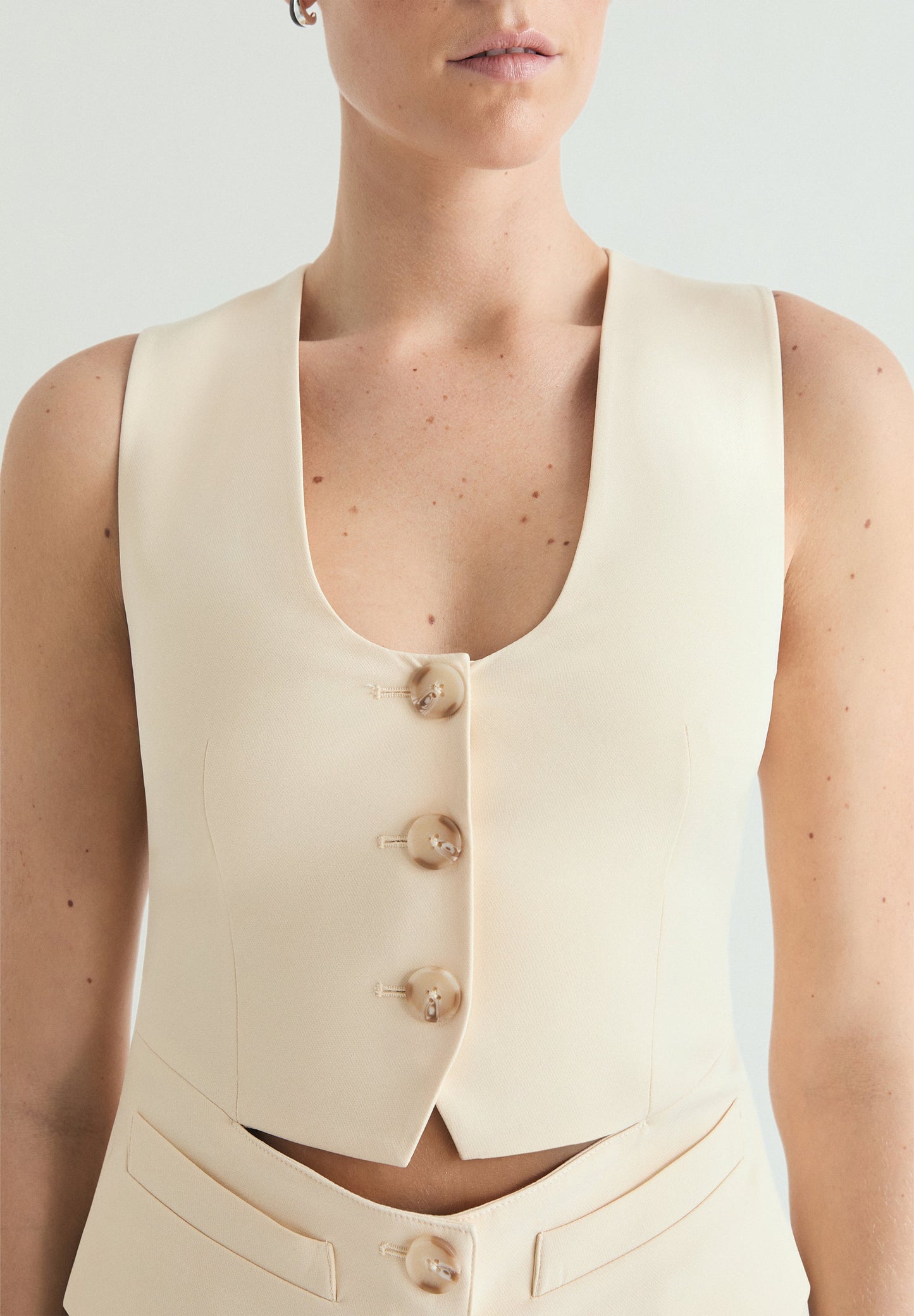 LOOSE-FITTING WAISTCOAT WITH DARTS