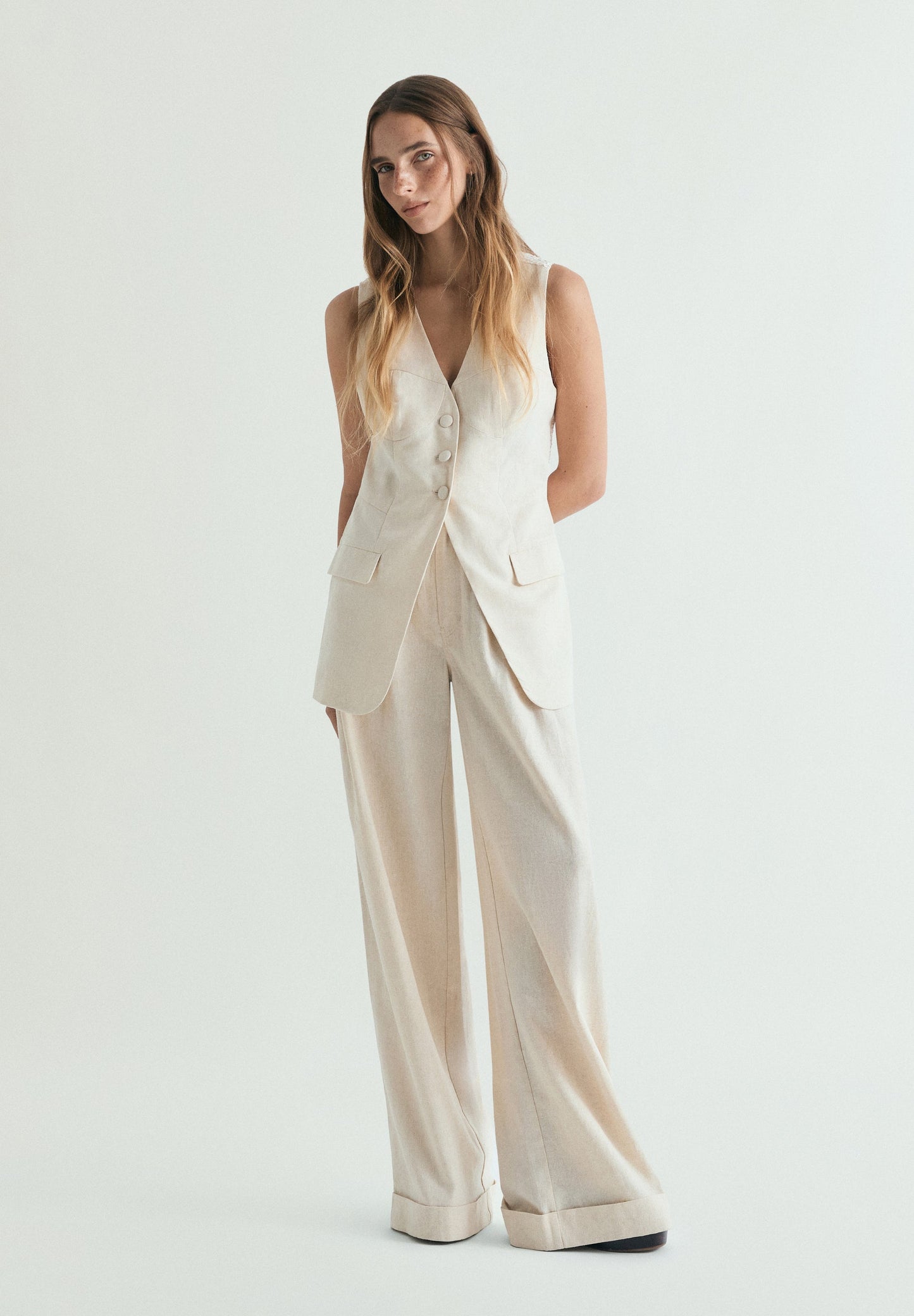 TEXTURED LINEN WAISTCOAT