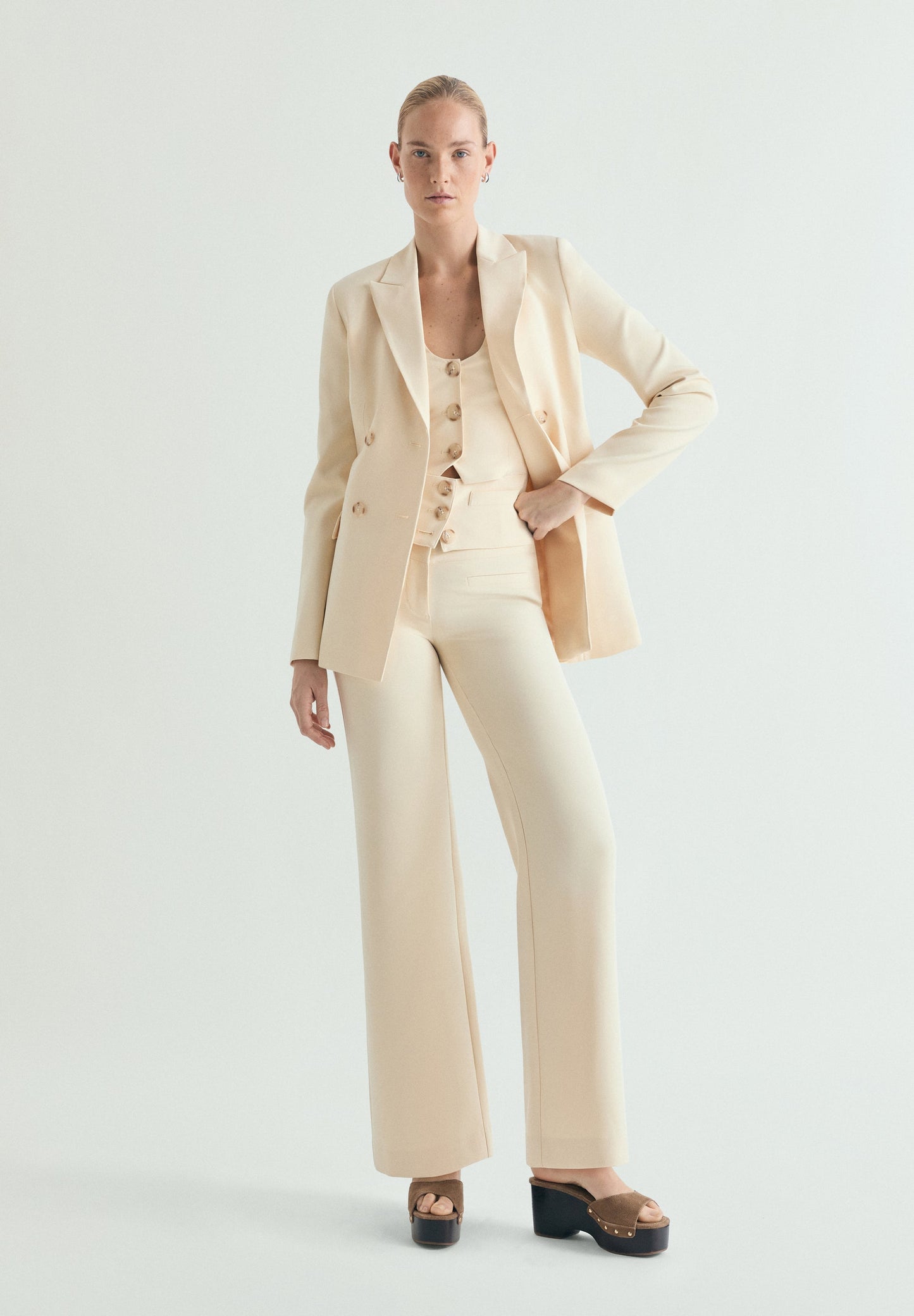 FLOWING TROUSERS WAISTBAND DETAIL