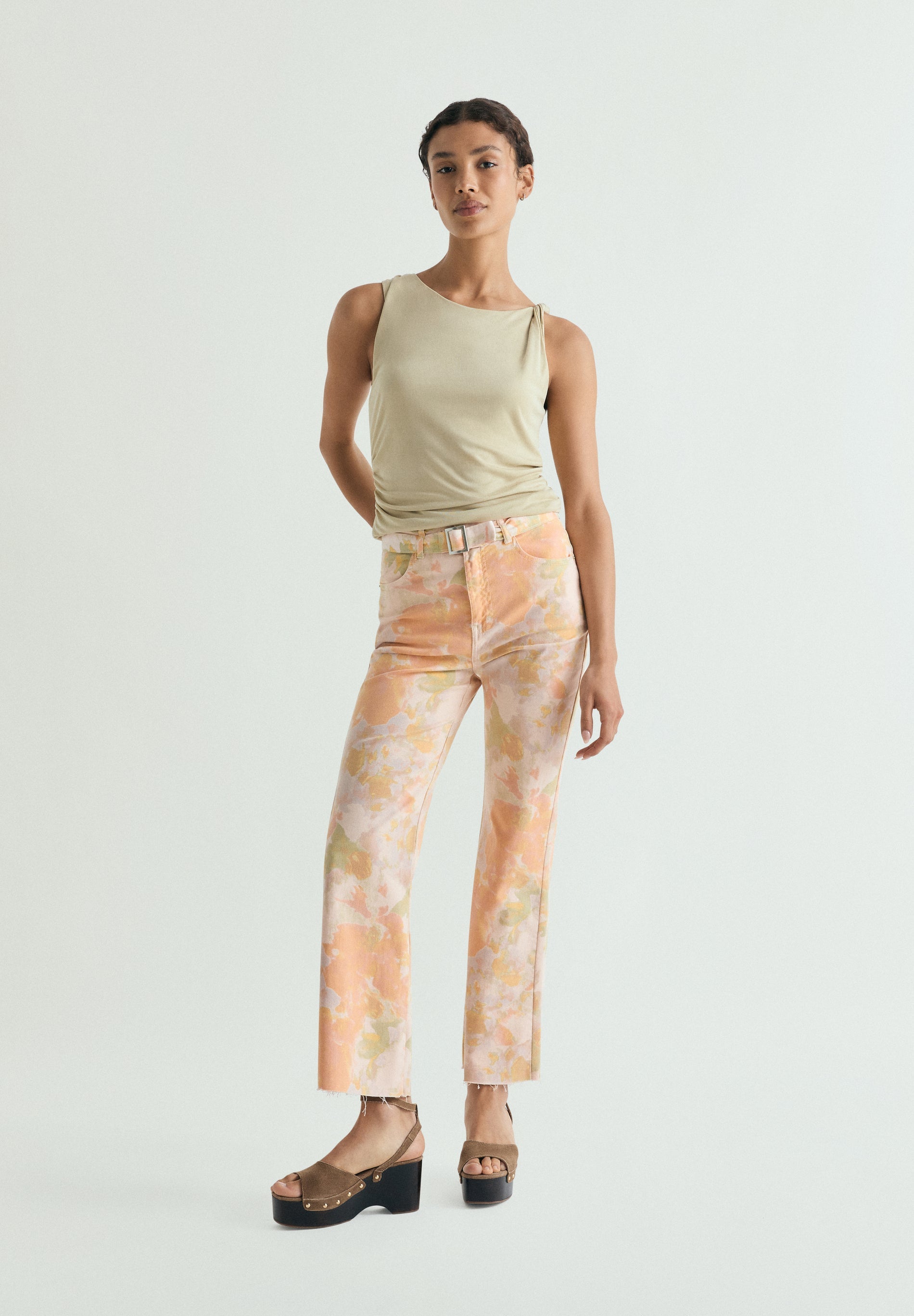 FLARED FLORAL PRINT JEANS