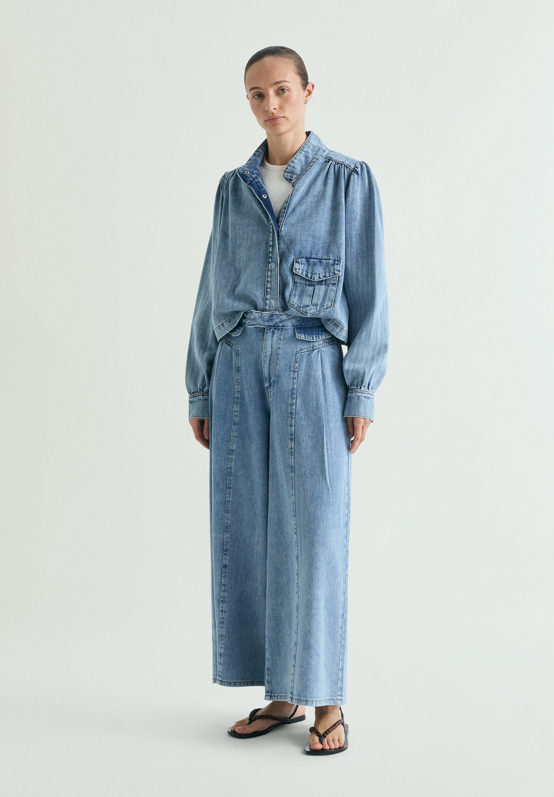 WIDE LEG JEANS WITH FADED EFFECT