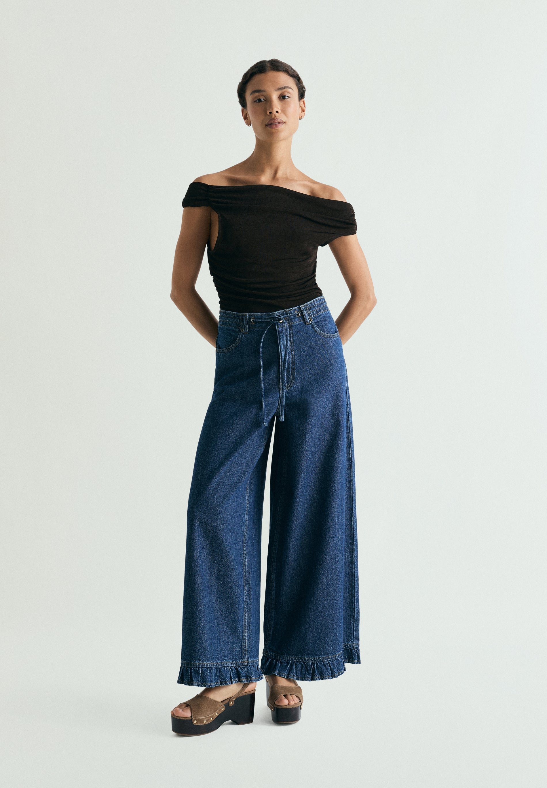 WIDE LEG JEANS WITH FRILL DETAIL