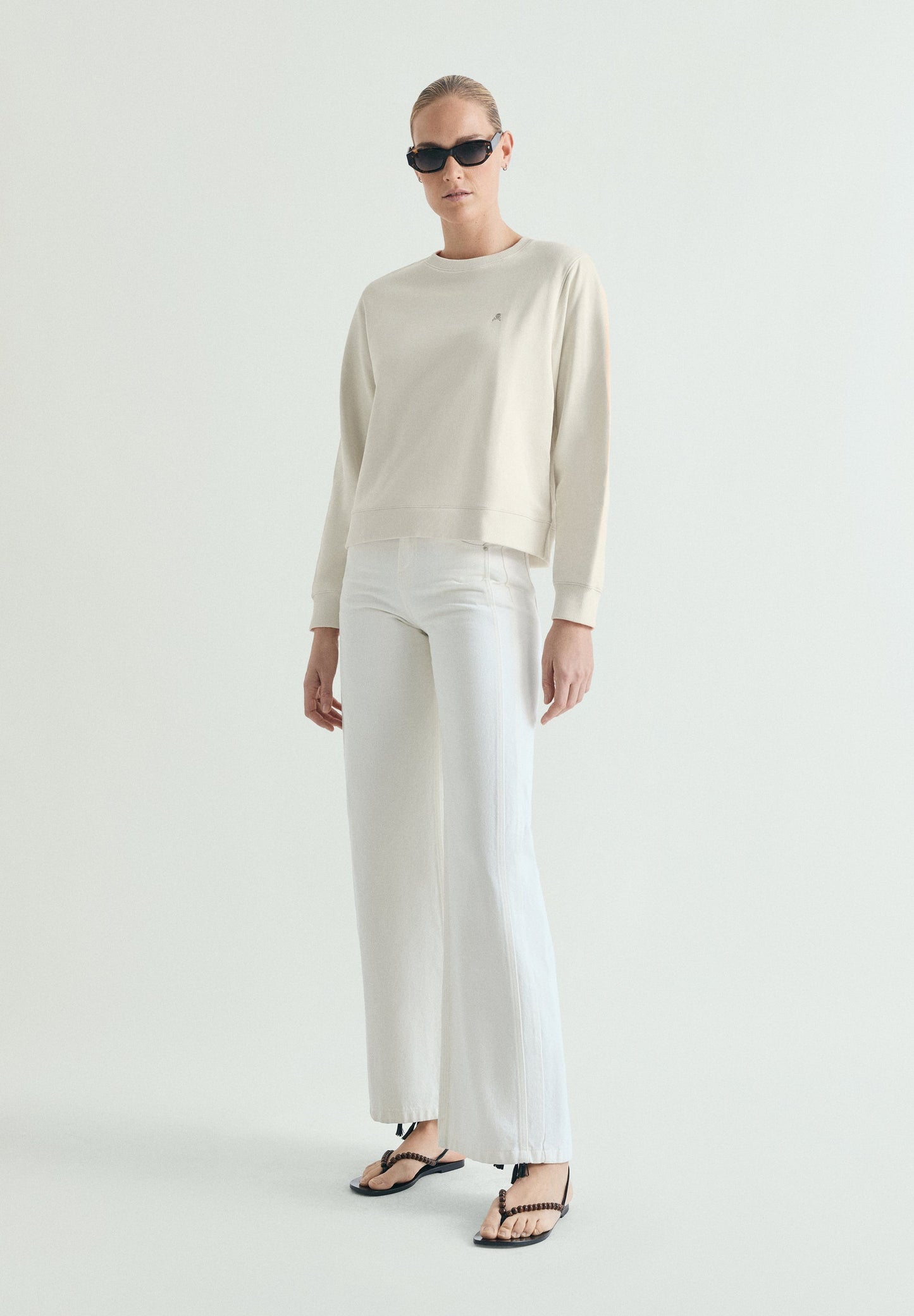 BASIC SKULL SWEATSHIRT