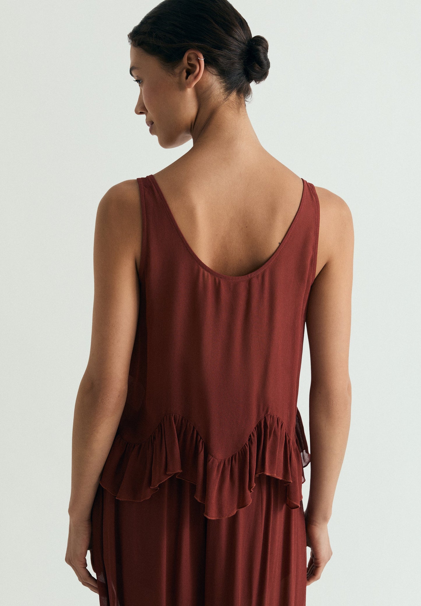 FLOWING TOP WITH APPLIQUÉS
