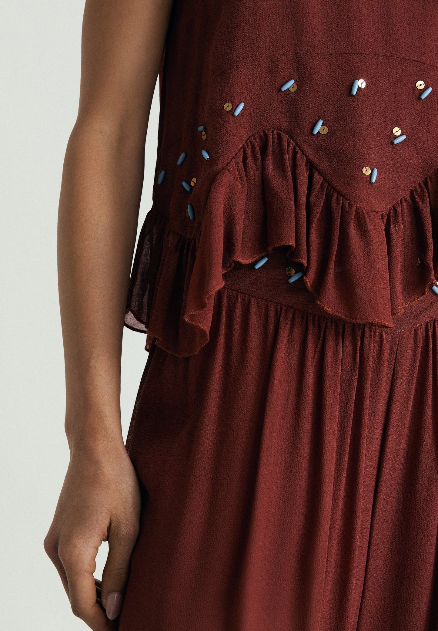 FLOWING TOP WITH APPLIQUÉS
