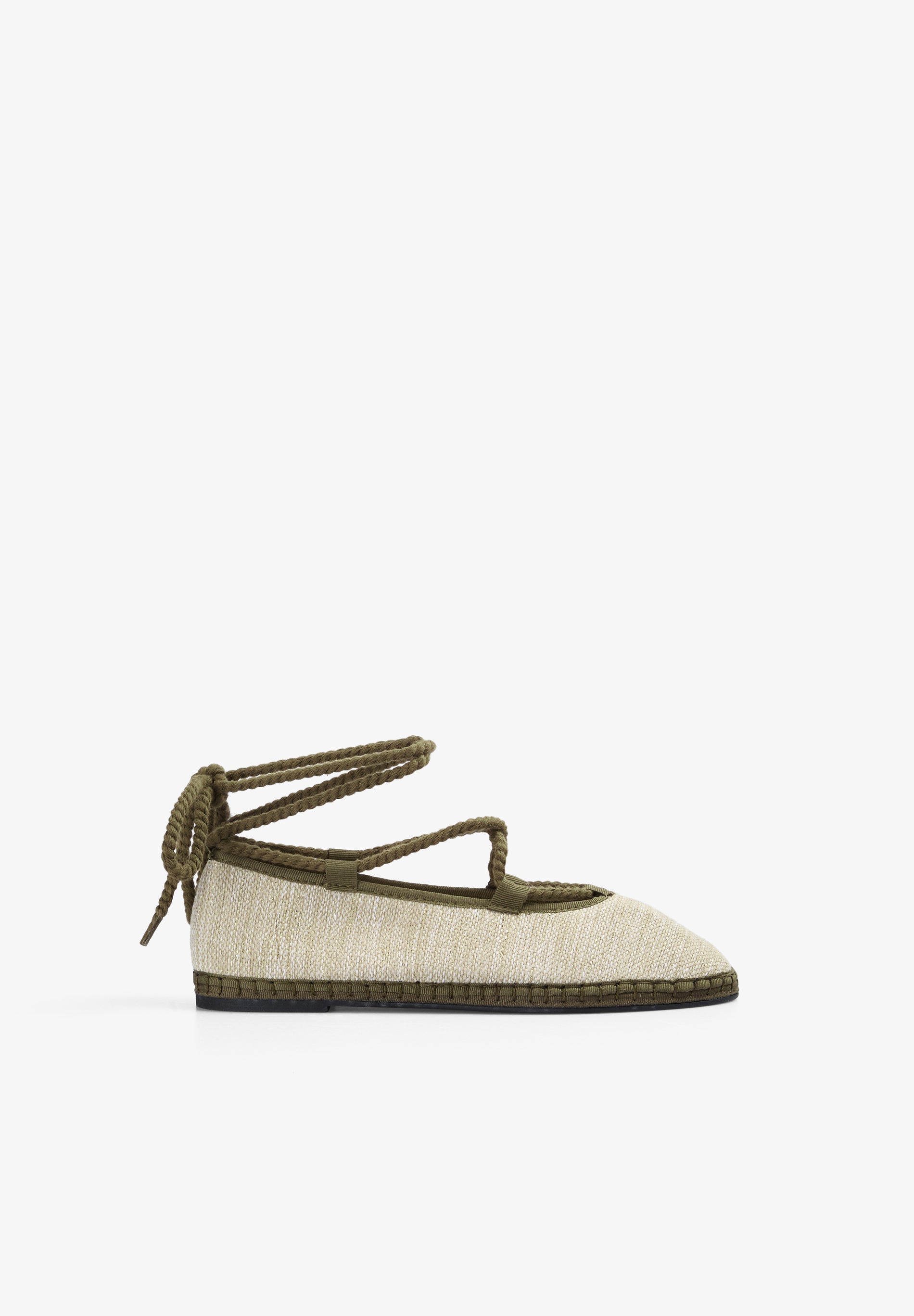 BALLERINA FLATS WITH ADJUSTABLE LACES