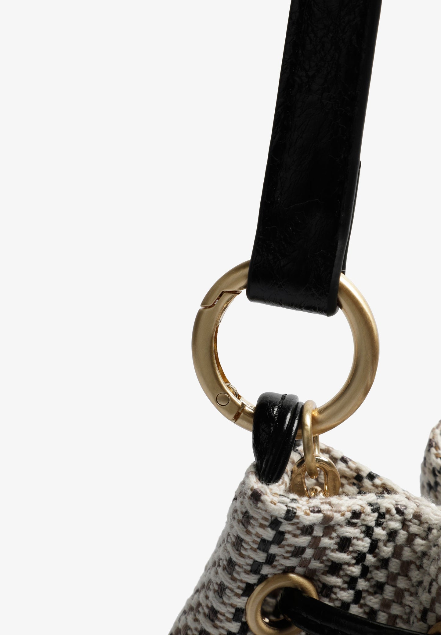 BRAIDED BUCKET BAG