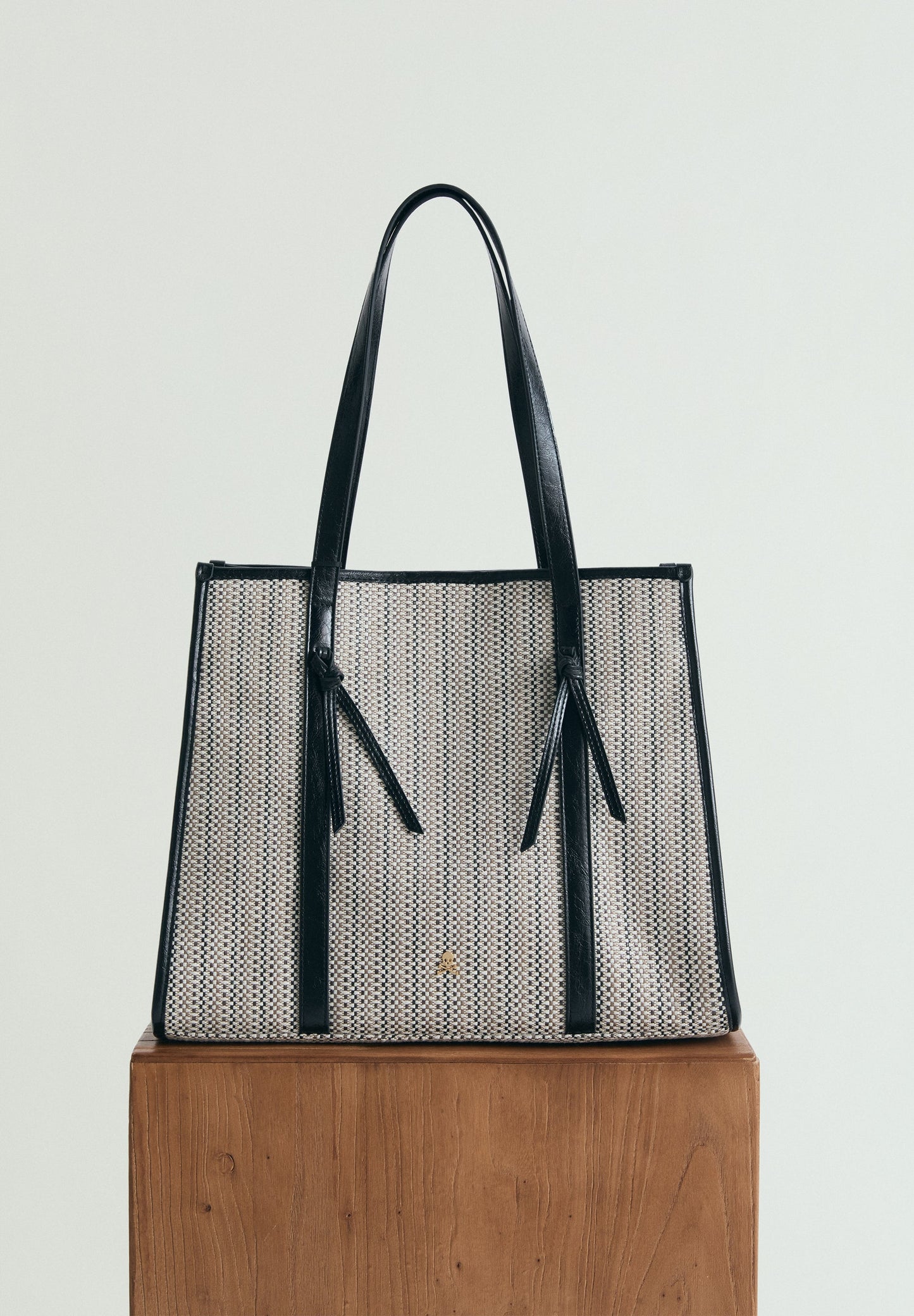BRAIDED TOTE BAG