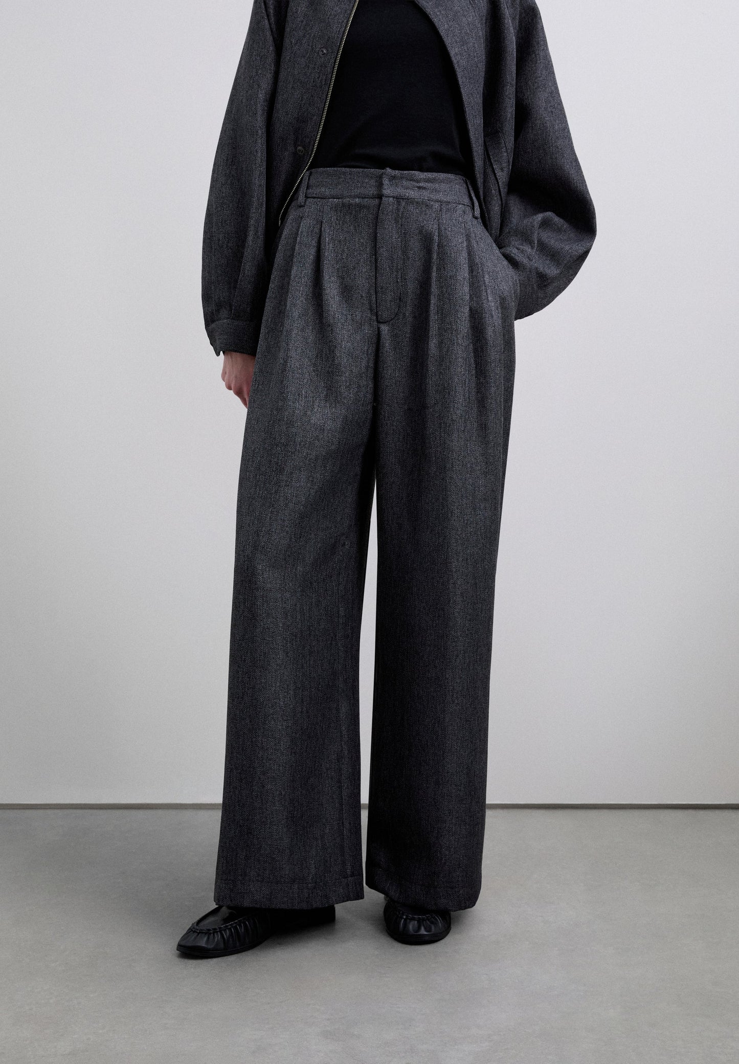 HERRINGBONE TROUSERS WITH DARTS