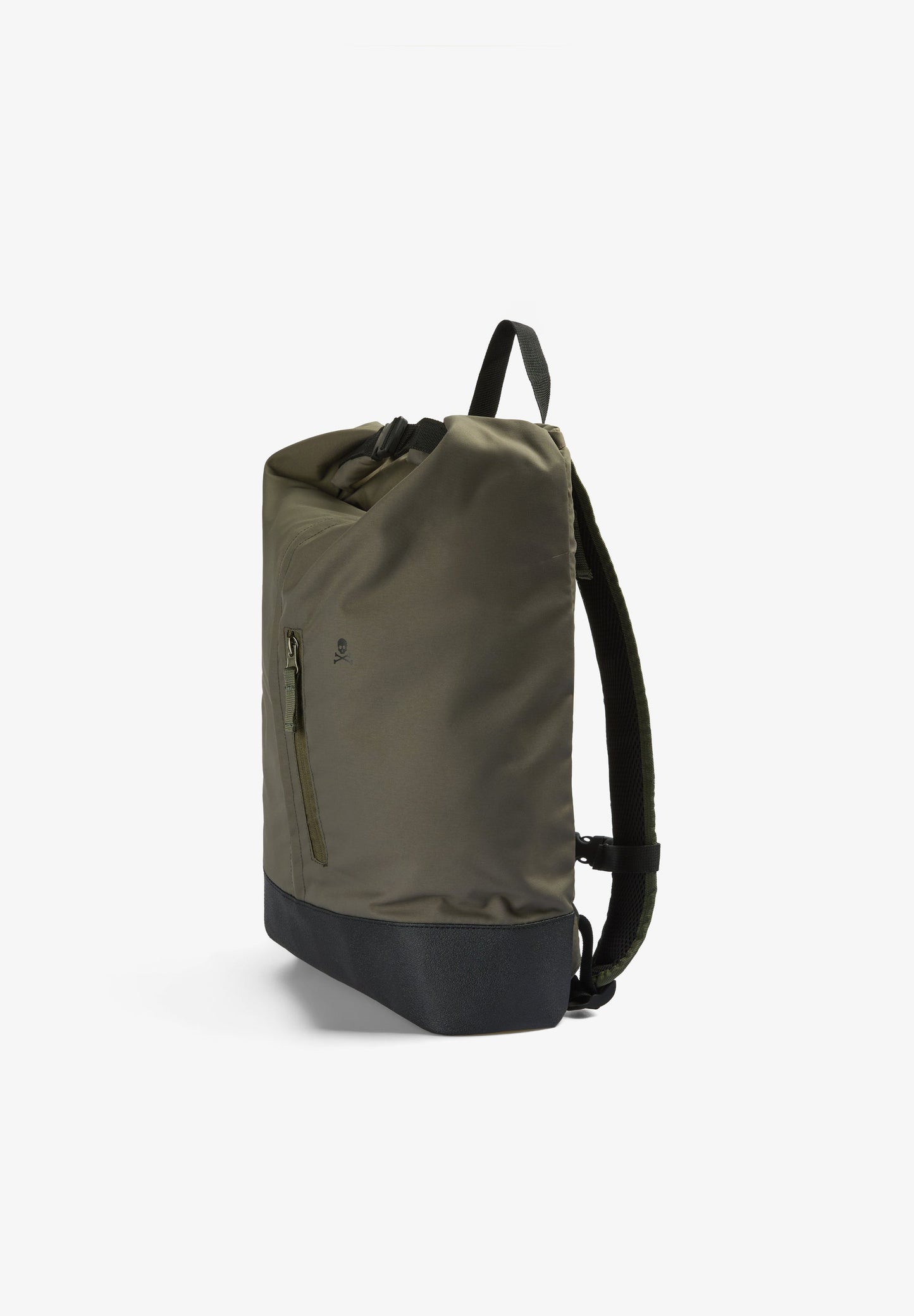 BACKPACK WITH ROLL-UP FASTENING