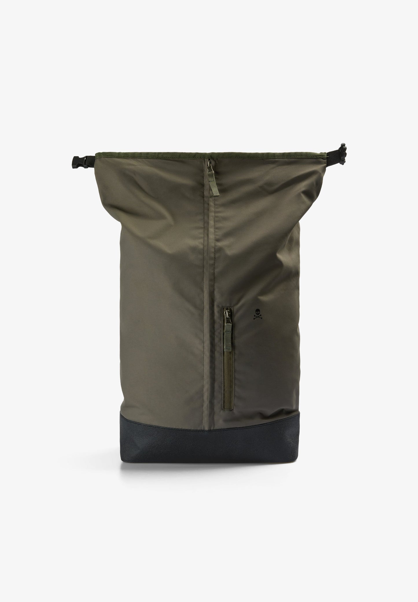 BACKPACK WITH ROLL-UP FASTENING