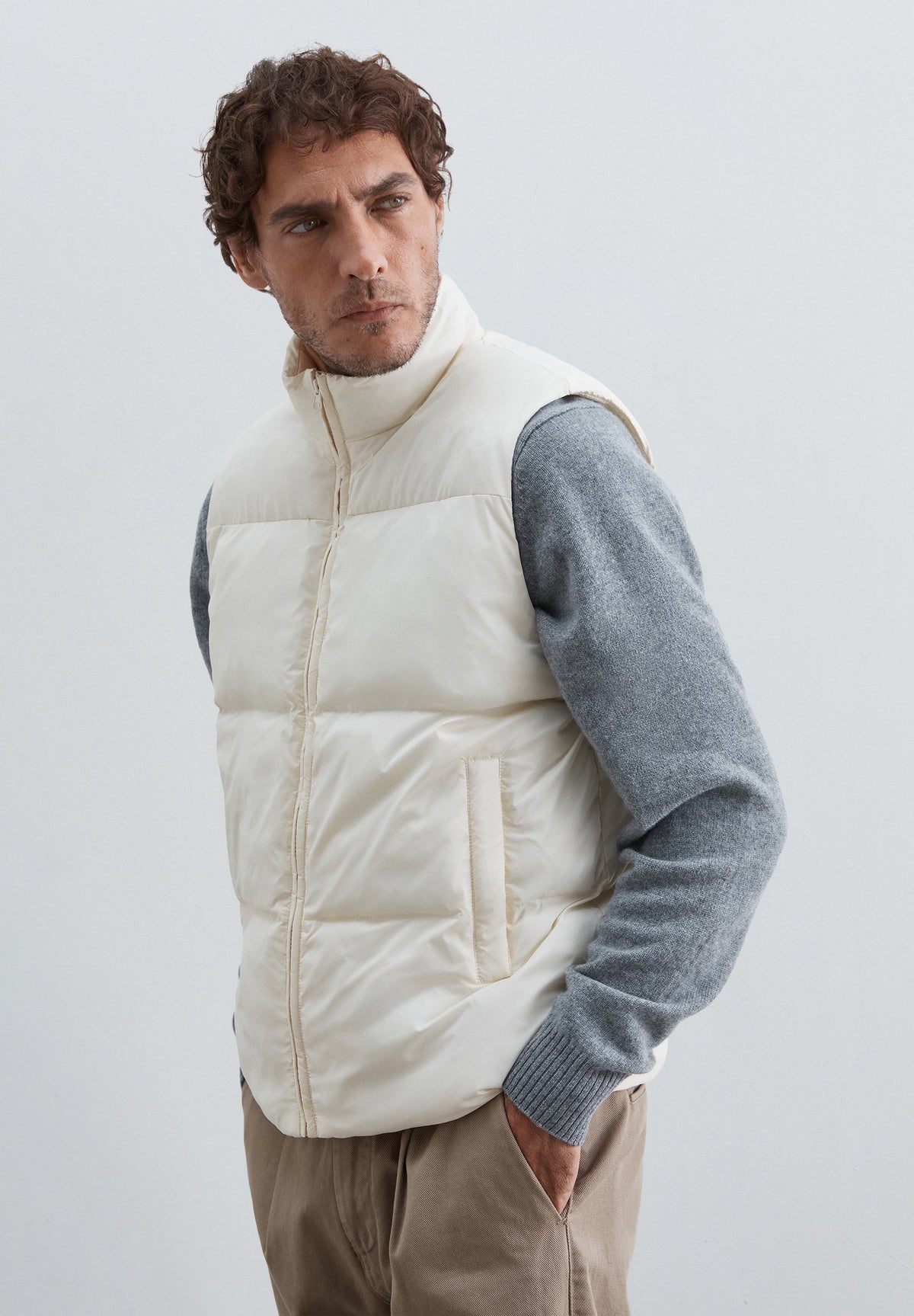 PUFFER VEST WITH POCKETS