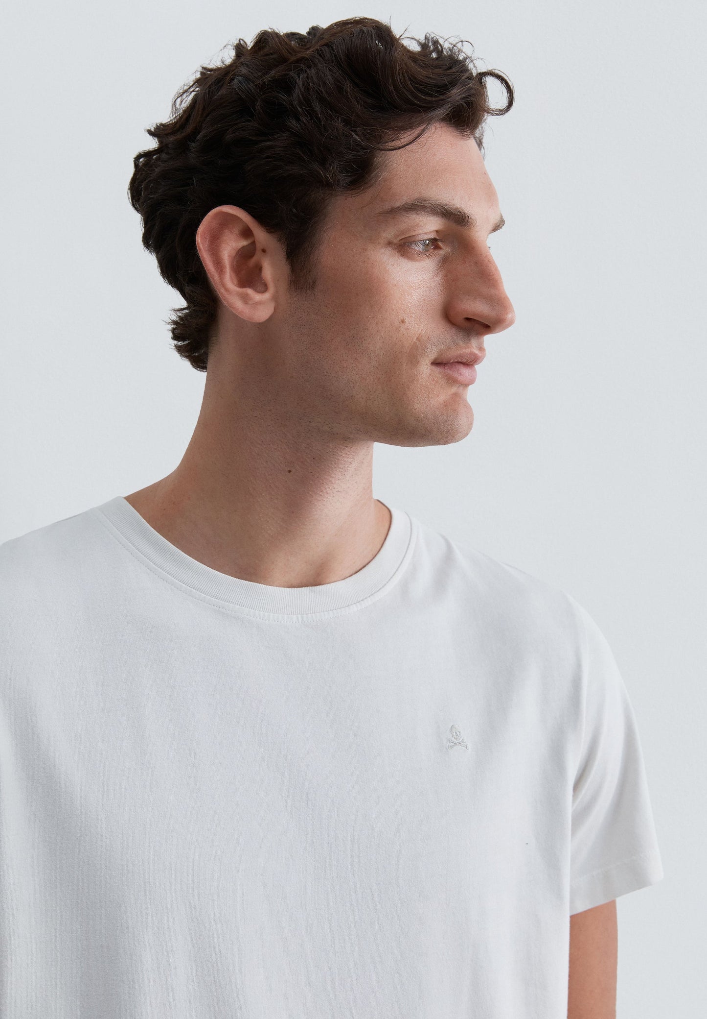 T-SHIRT WITH TONAL EMBROIDERED SKULL