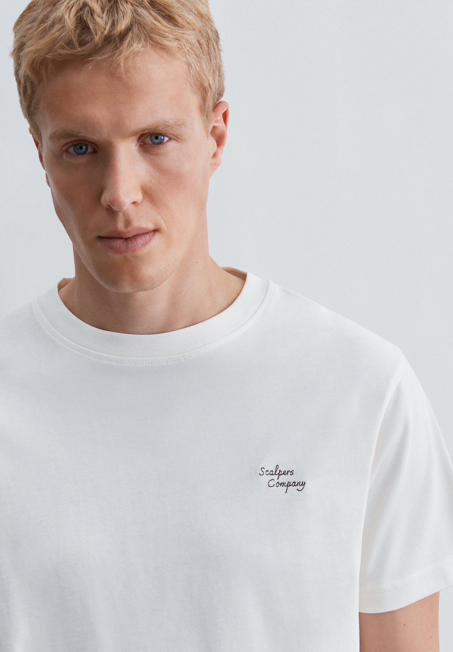 HEAVY KNIT EMBROIDERED T-SHIRT