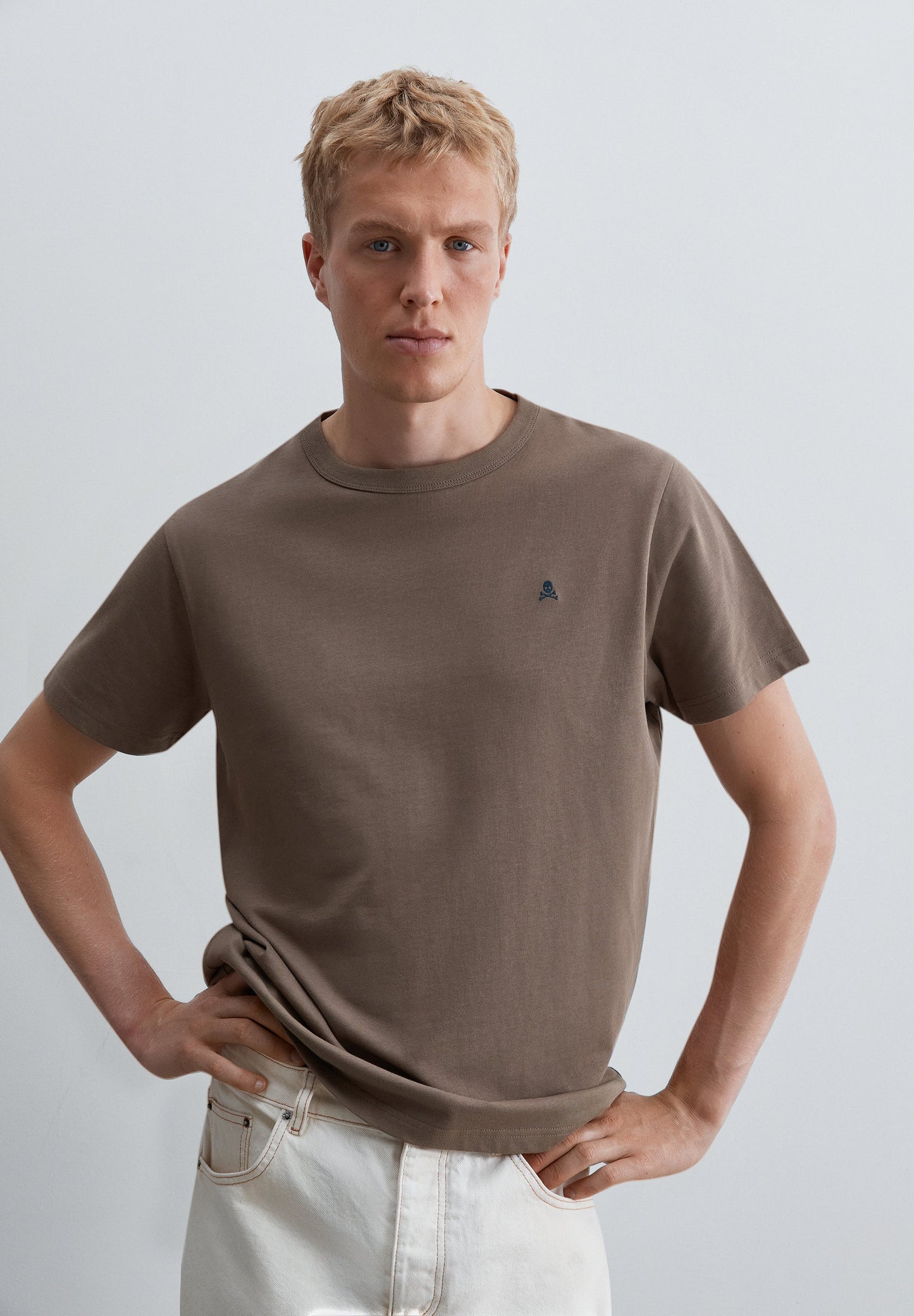 T-SHIRT WITH CONTRAST SKULL
