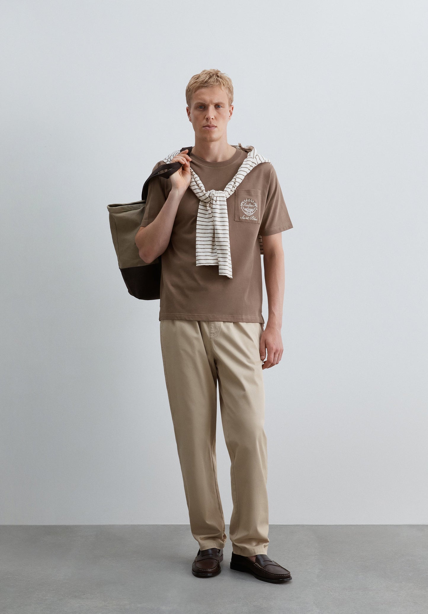 BOXY FIT EMBROIDERED T-SHIRT