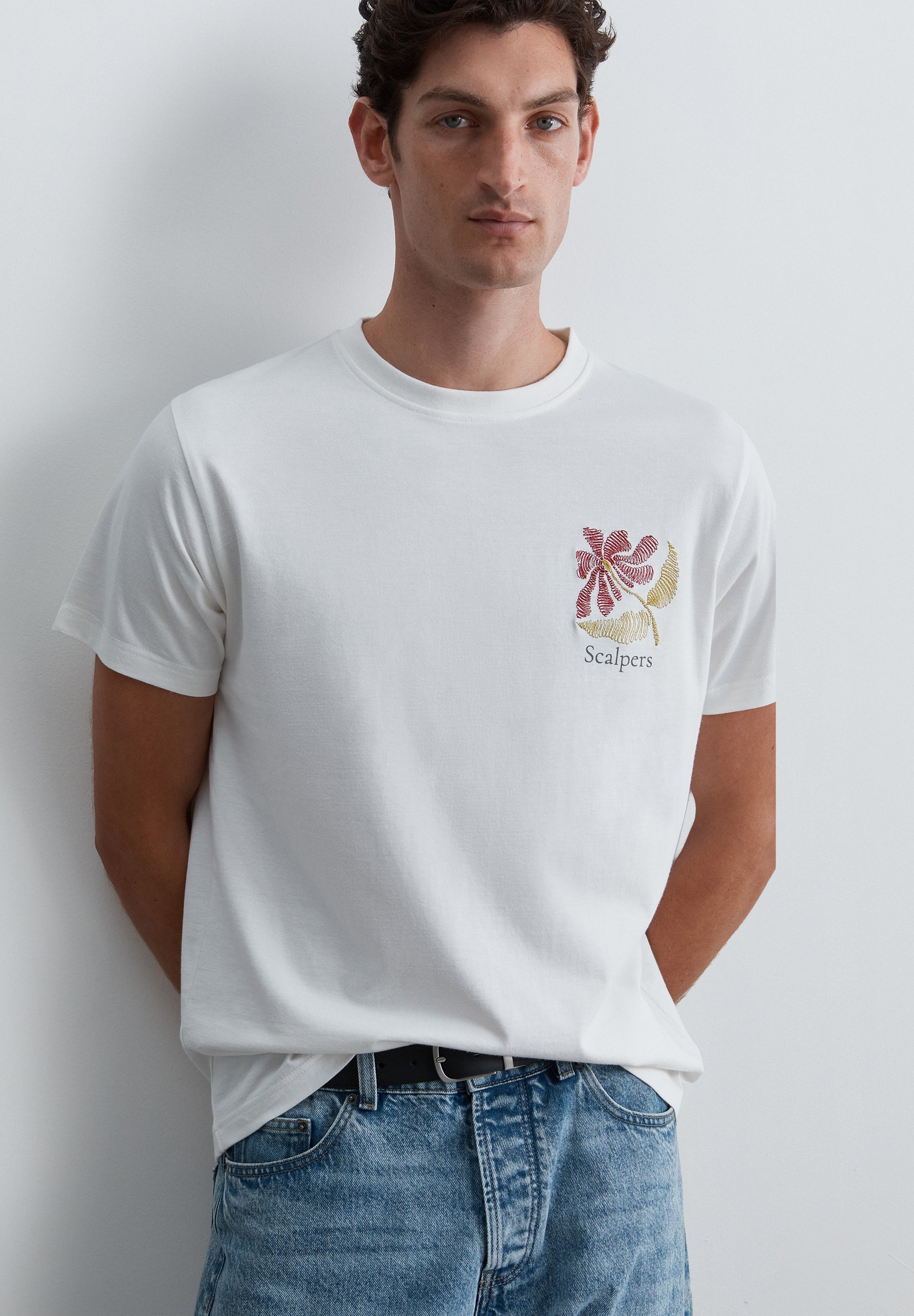 REGULAR FIT EMBROIDERED T-SHIRT
